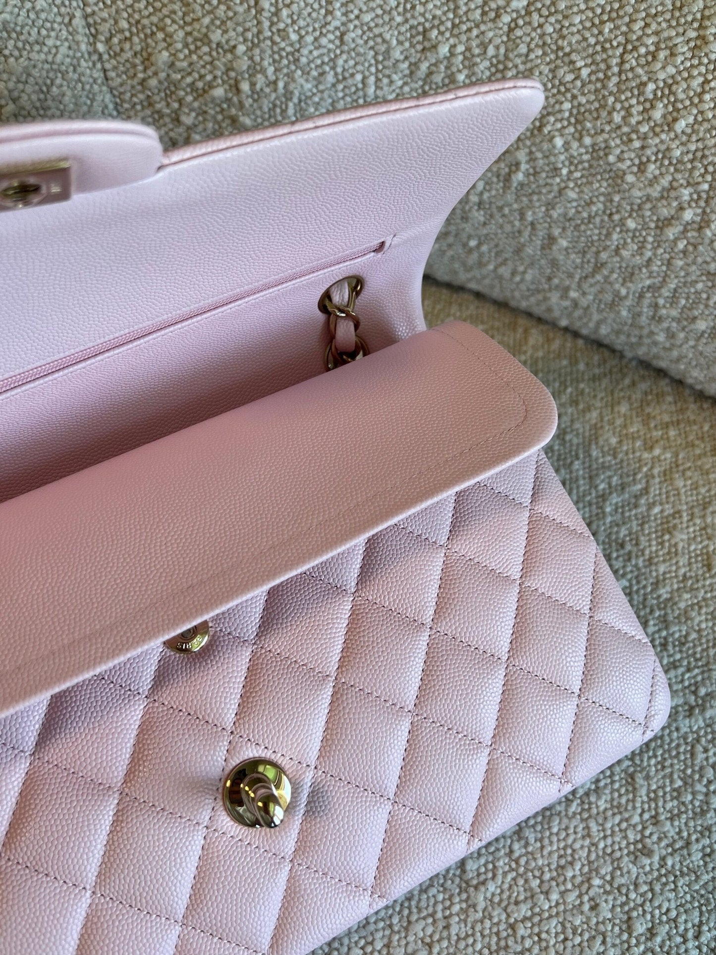 22S Light Pink Caviar Quilted Classic Flap Medium LGHW