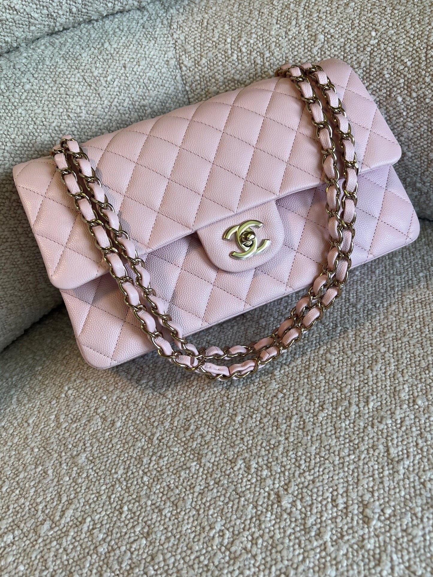 22S Light Pink Caviar Quilted Classic Flap Medium LGHW