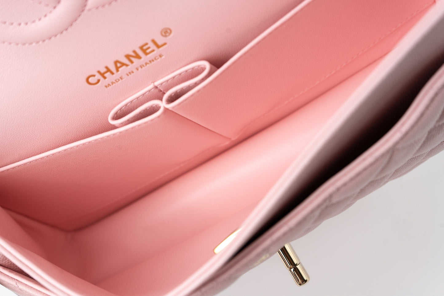 22S Light Pink Caviar Quilted Classic Flap Medium LGHW