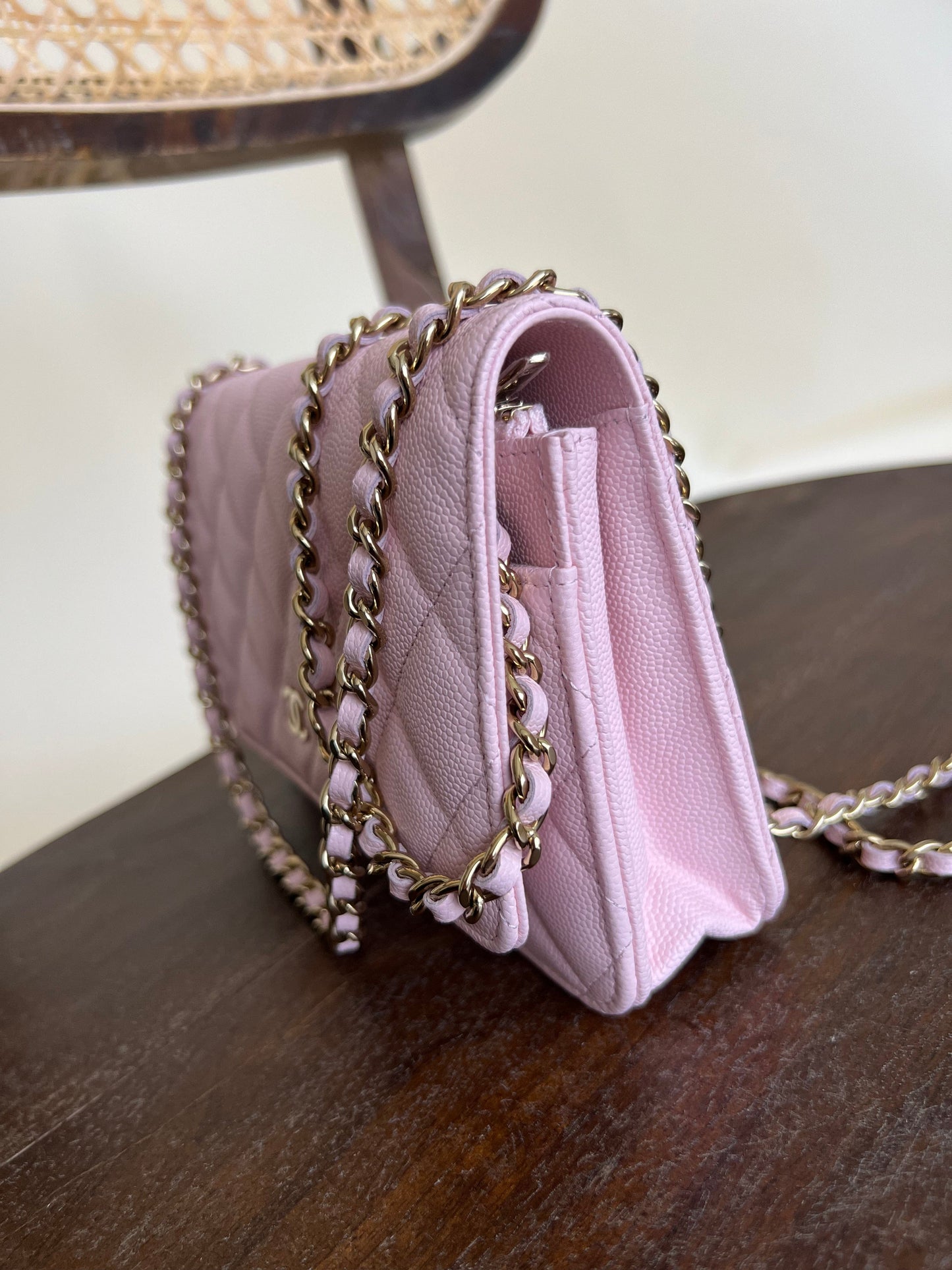 22S LIGHT PINK CAVIAR QUILTED WALLET ON CHAIN GHW (WOC)