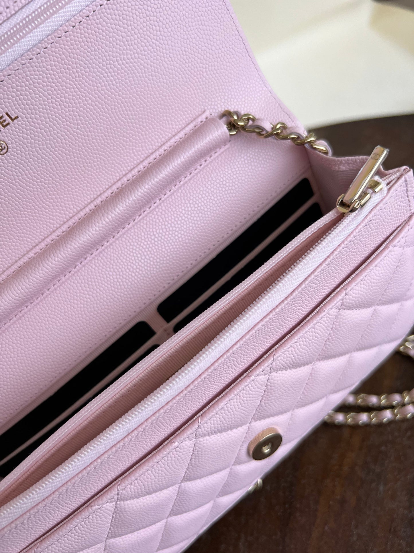 22S LIGHT PINK CAVIAR QUILTED WALLET ON CHAIN GHW (WOC)
