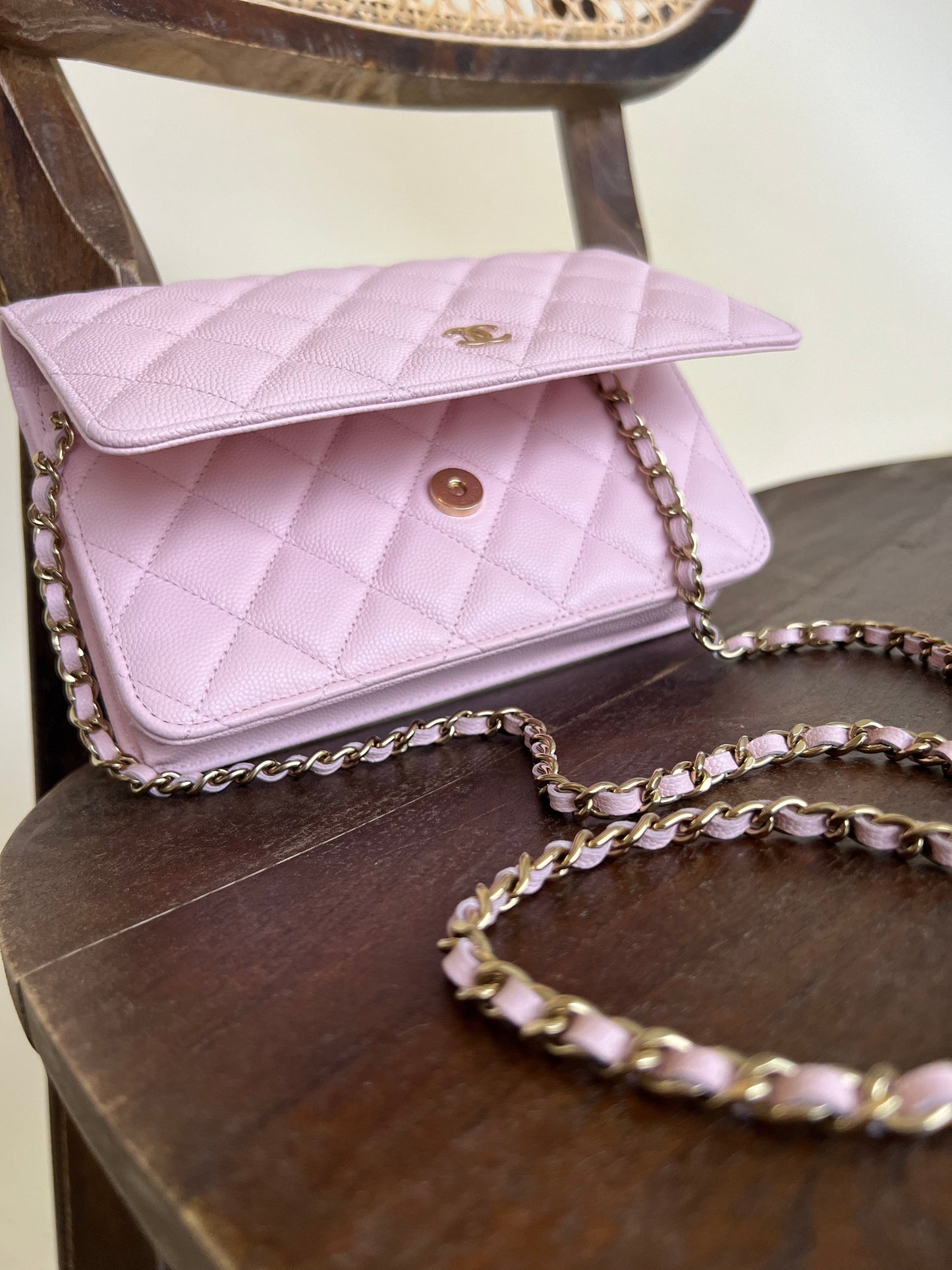 22S LIGHT PINK CAVIAR QUILTED WALLET ON CHAIN GHW (WOC)