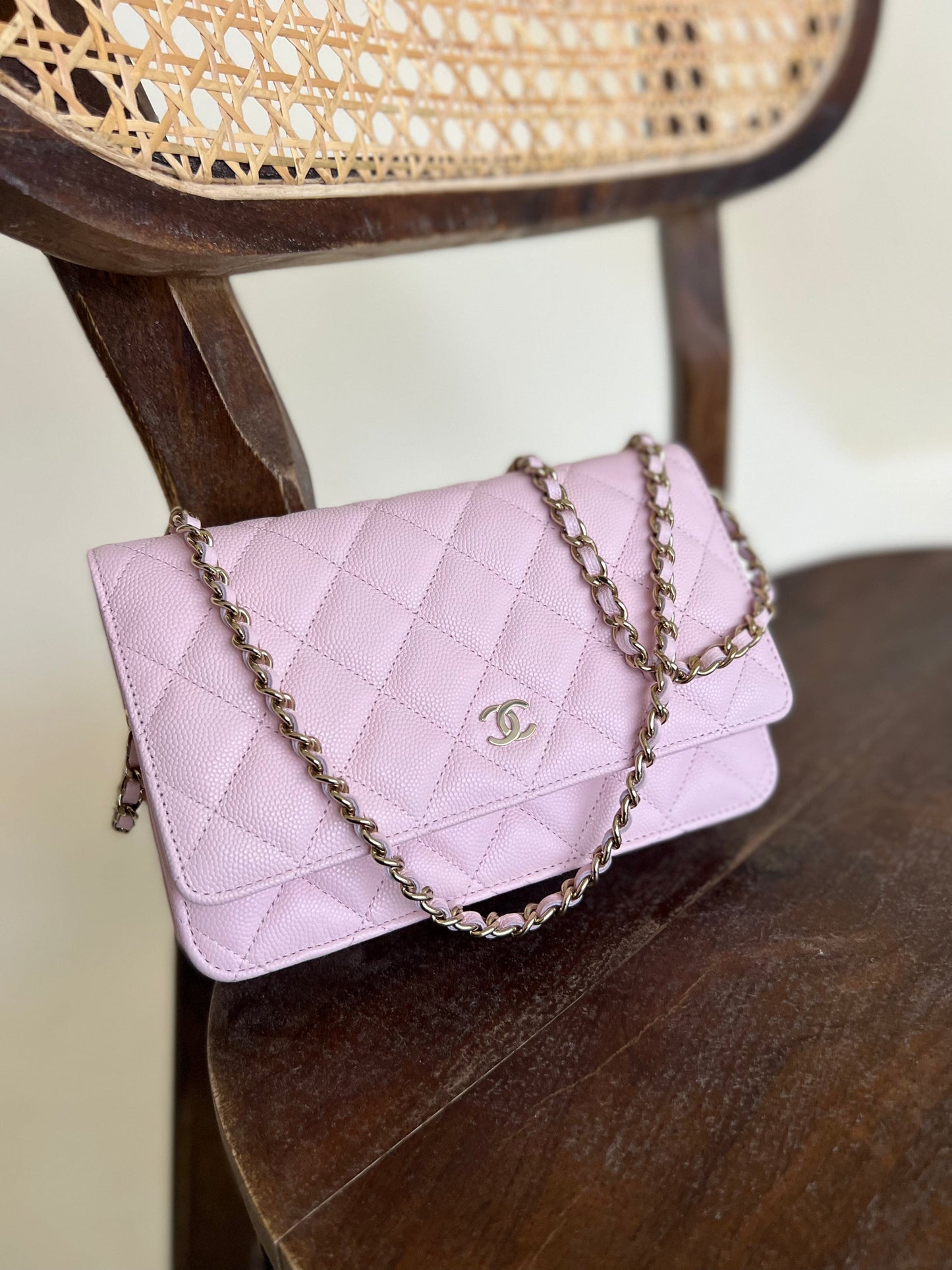 22S LIGHT PINK CAVIAR QUILTED WALLET ON CHAIN GHW (WOC)