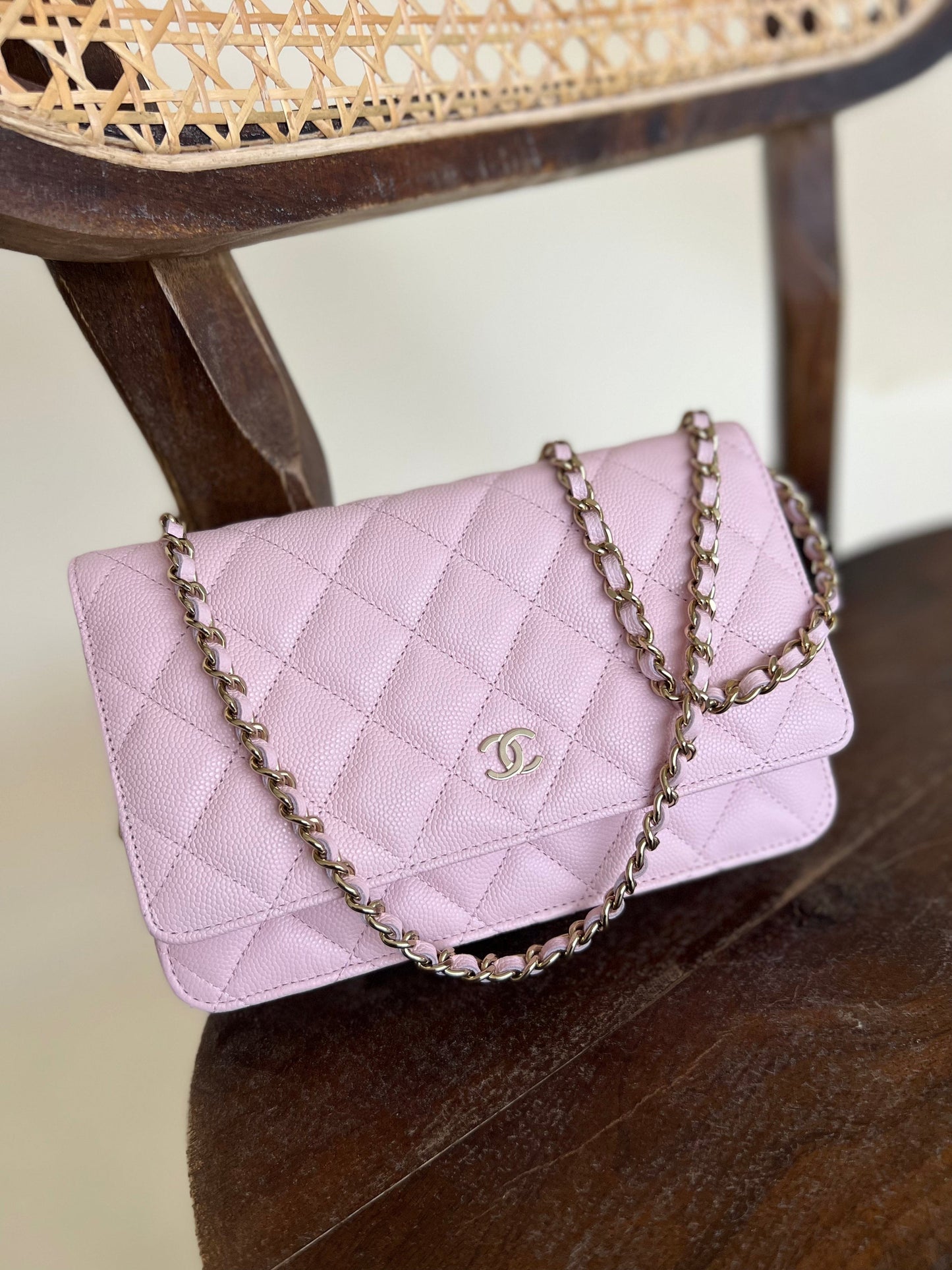 22S LIGHT PINK CAVIAR QUILTED WALLET ON CHAIN GHW (WOC)