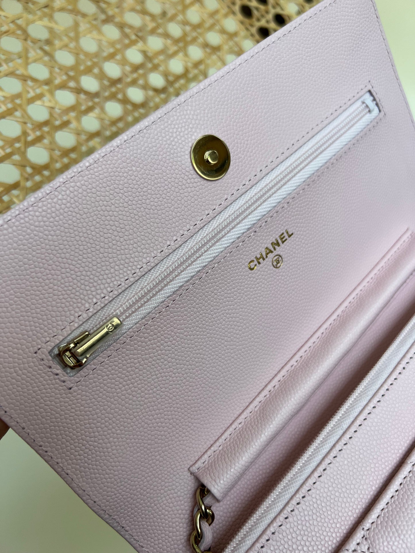 22S LIGHT PINK CAVIAR QUILTED WALLET ON CHAIN GHW (WOC)