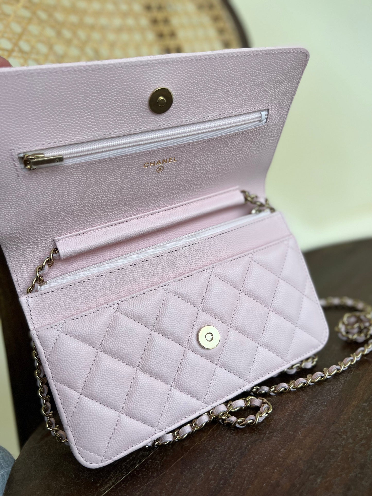22S LIGHT PINK CAVIAR QUILTED WALLET ON CHAIN GHW (WOC)