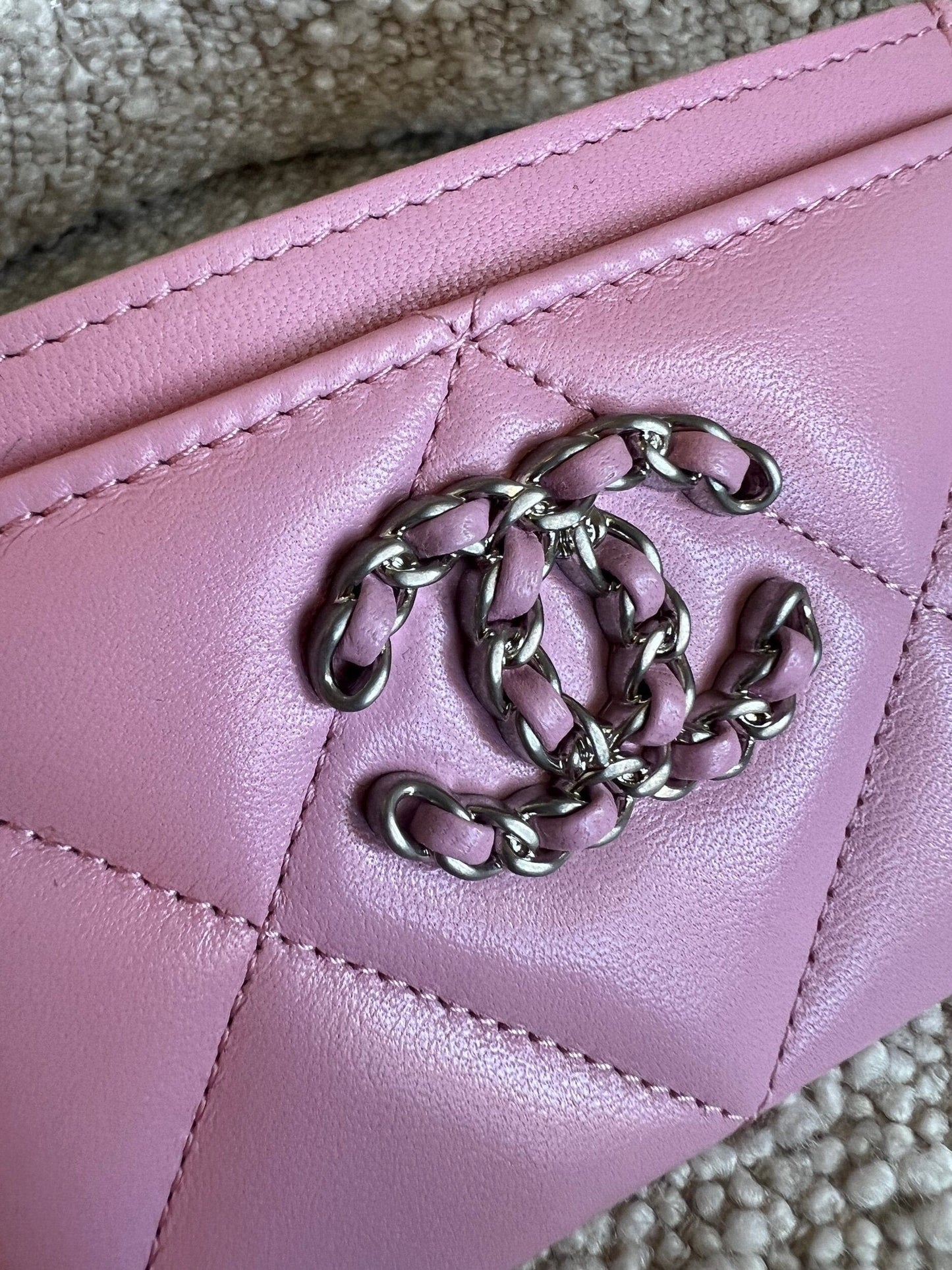 22S Pink 19 Flap Card Holder