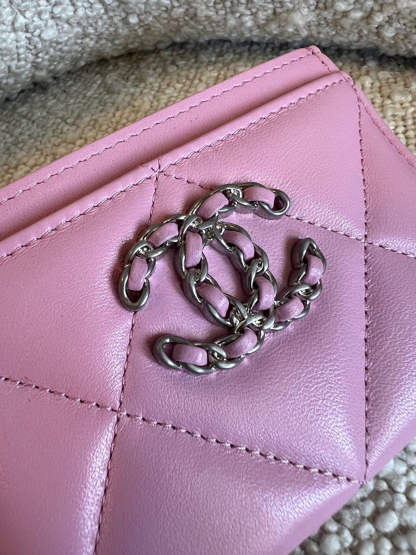 22S Pink 19 Flap Card Holder