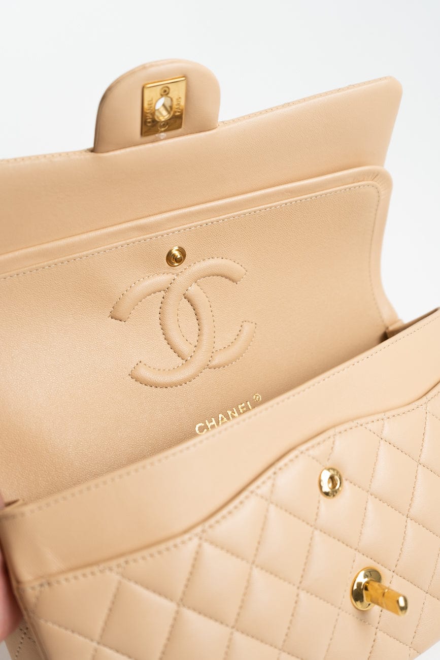 Beige Lambskin Quilted Classic Flap Medium GHW