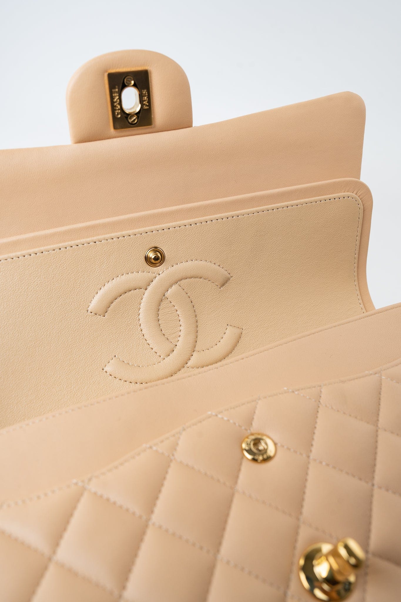 Beige Lambskin Quilted Classic Flap Medium GHW