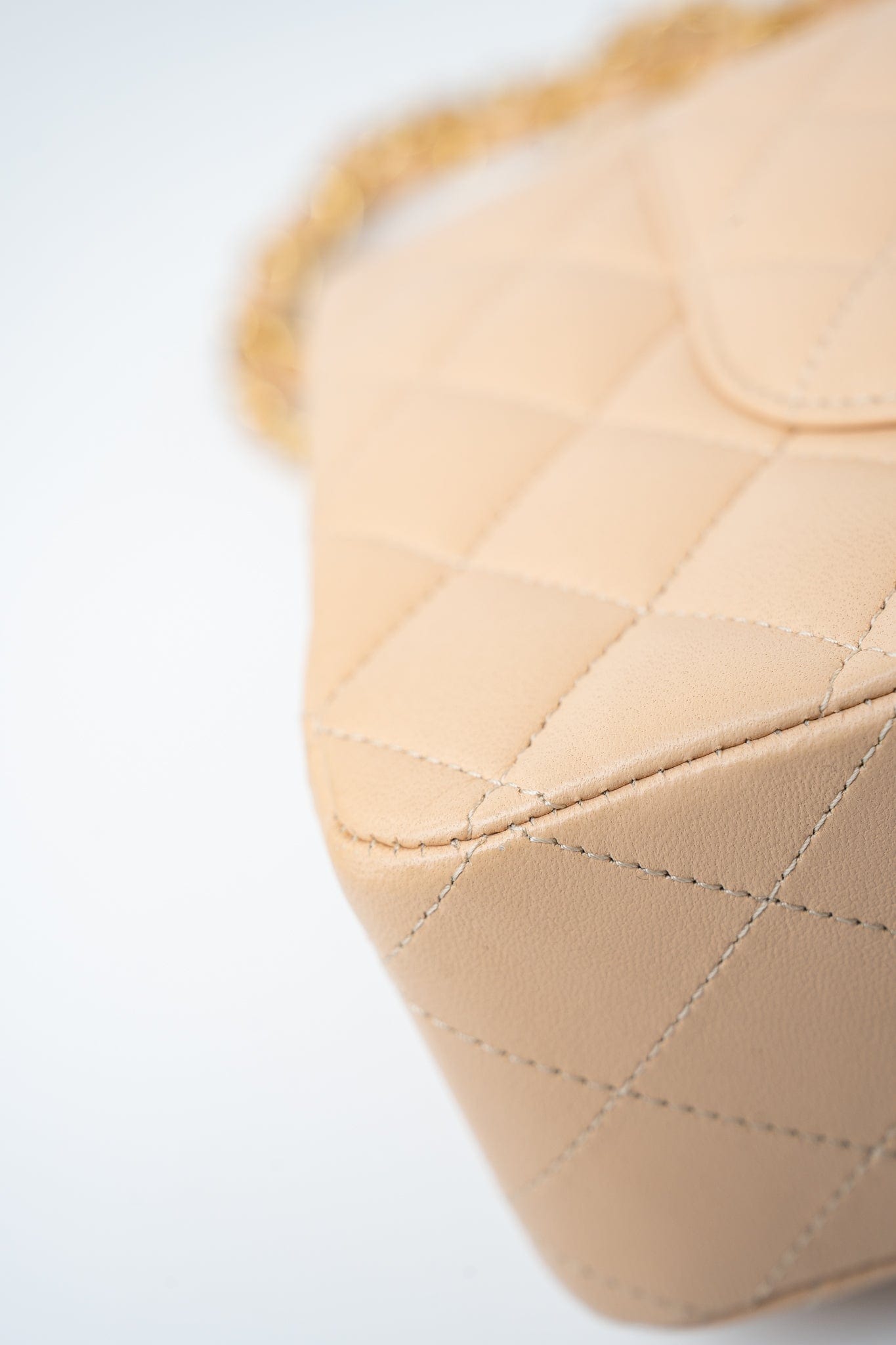 Beige Lambskin Quilted Classic Flap Medium GHW