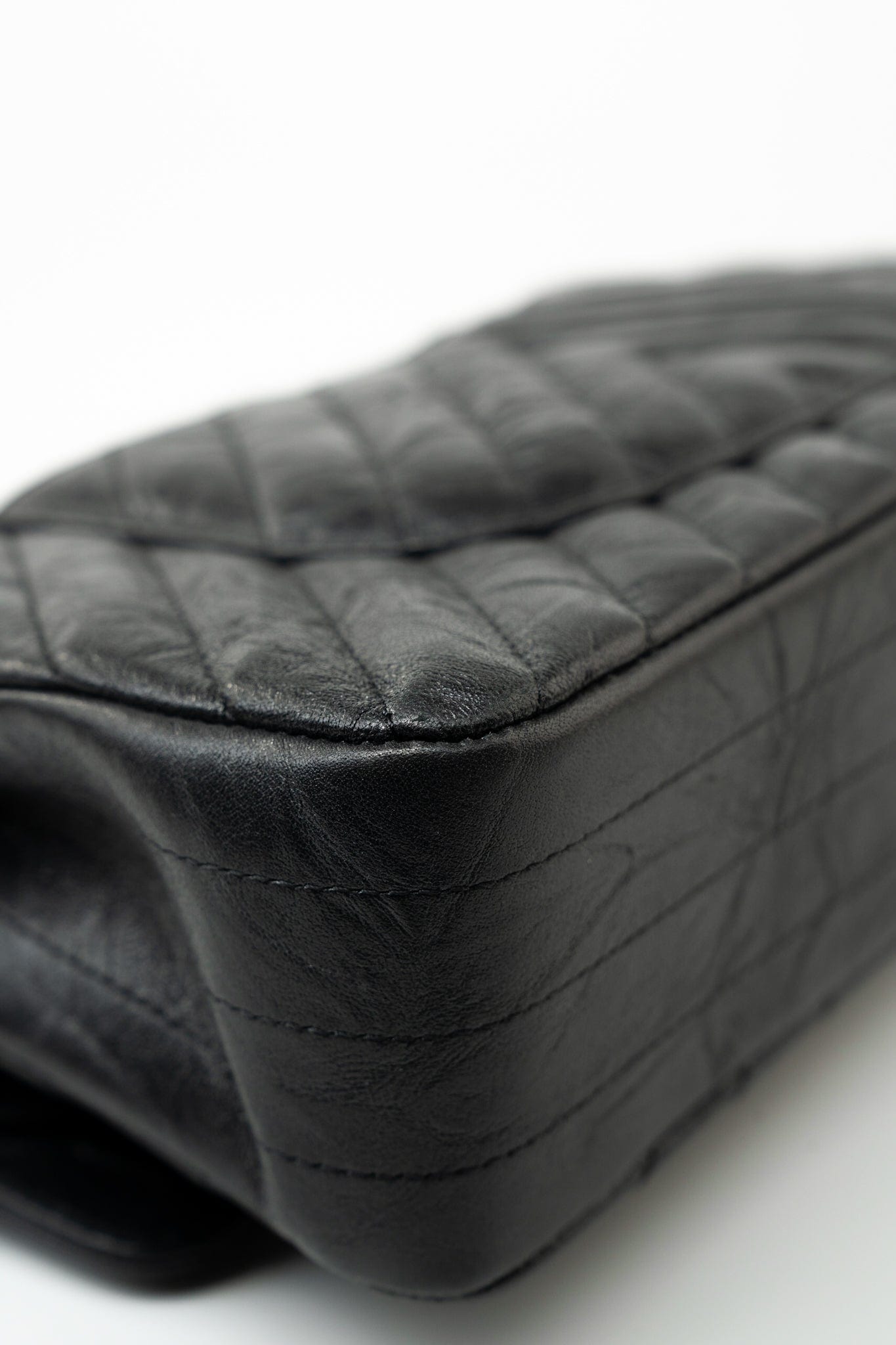 18B Metallic Black Crumpled Calfskin Chevron Classic Flap Medium Aged Gold Hardware