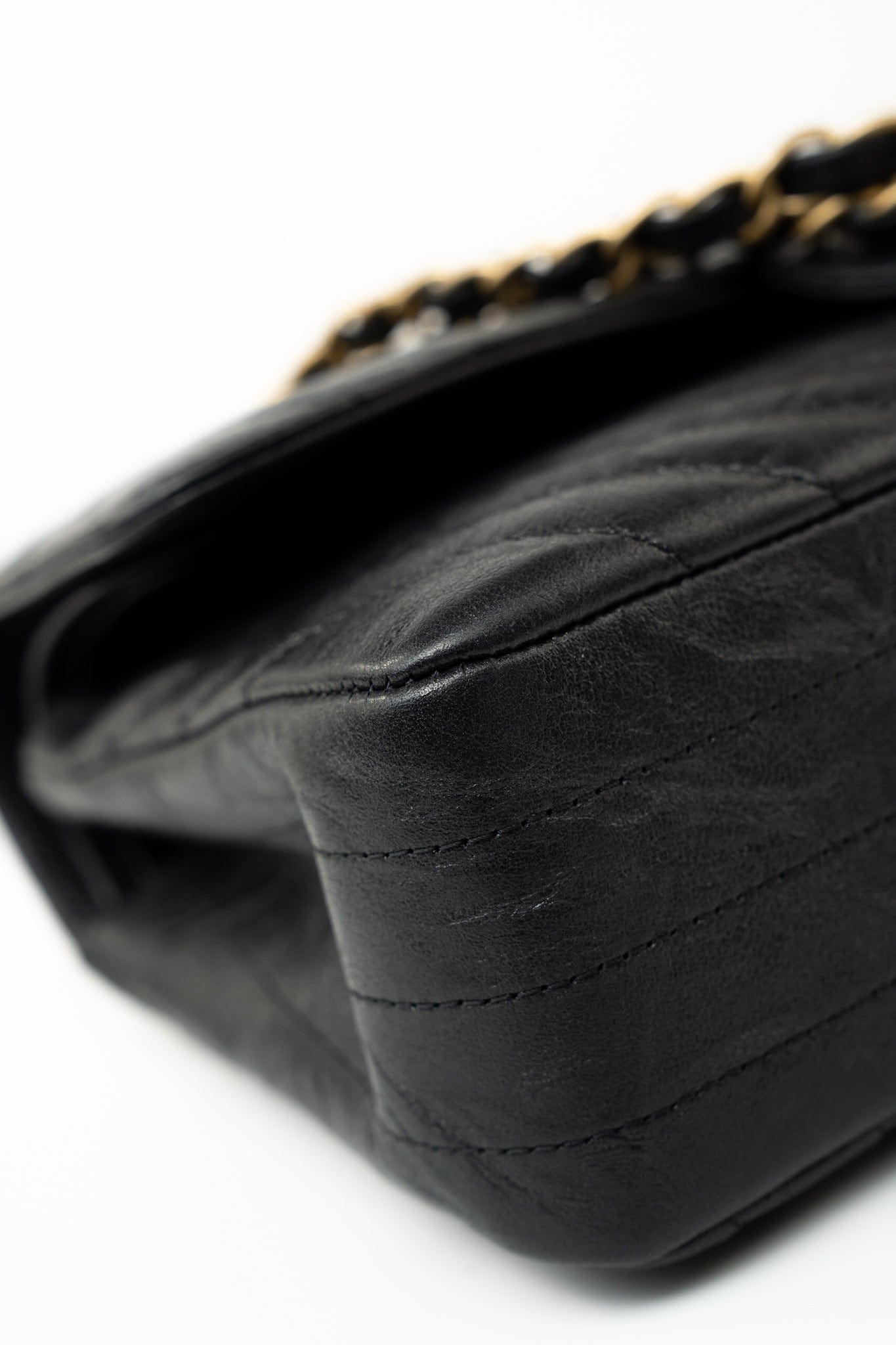 18B Metallic Black Crumpled Calfskin Chevron Classic Flap Medium Aged Gold Hardware