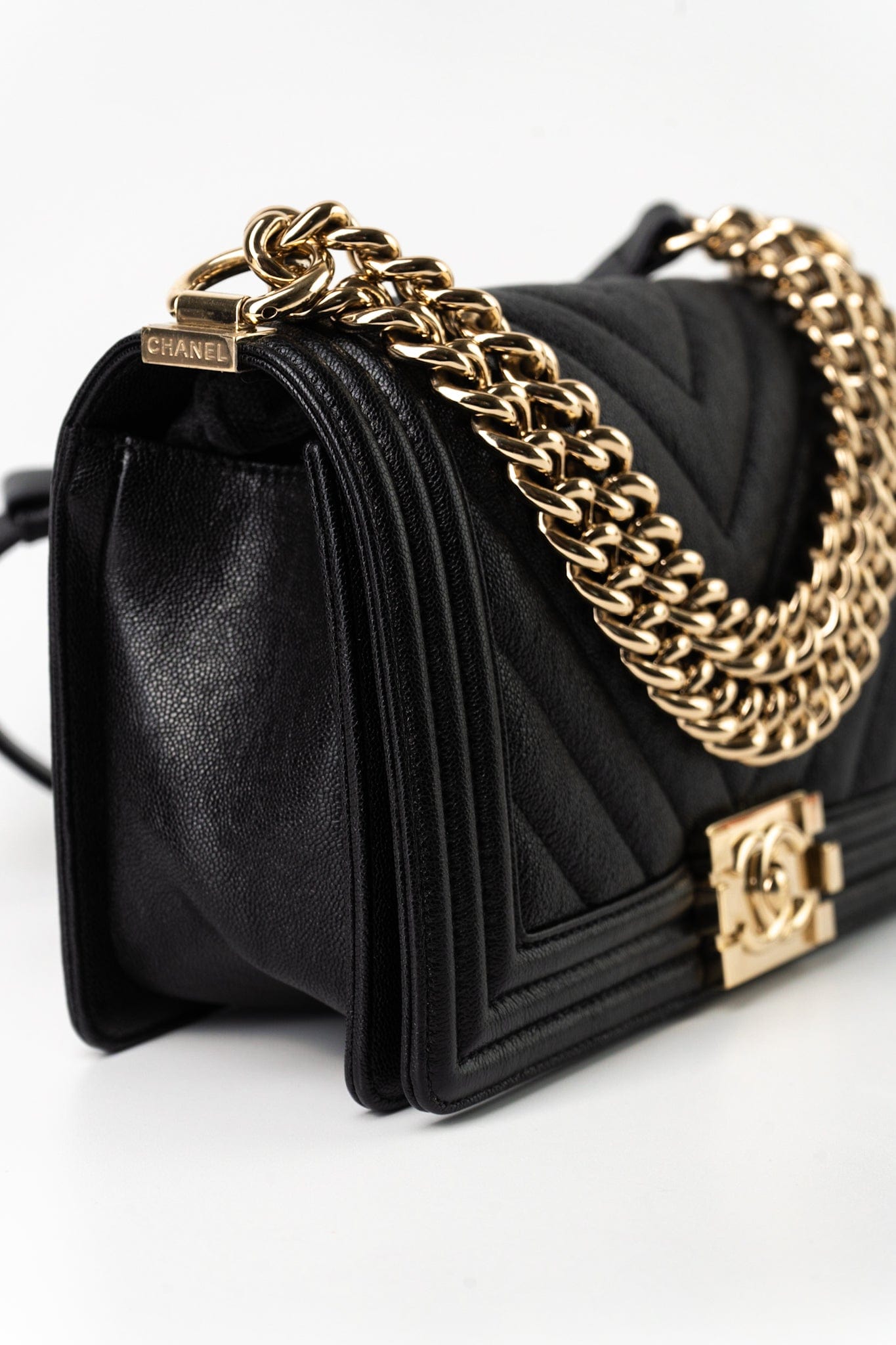 19S Shiny Black Caviar Chevron Boy Bag Medium Champagne Gold Hardware