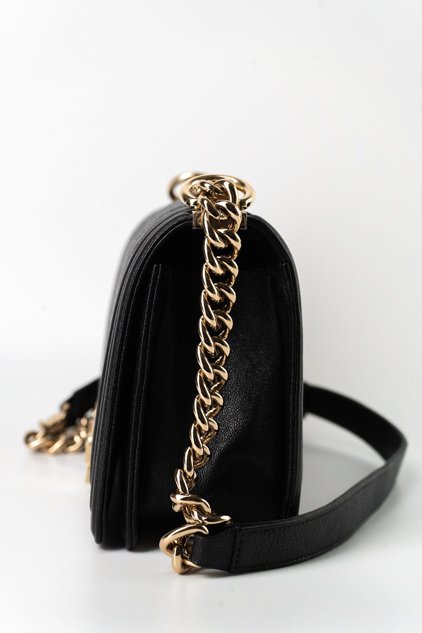 19S Shiny Black Caviar Chevron Boy Bag Medium Champagne Gold Hardware