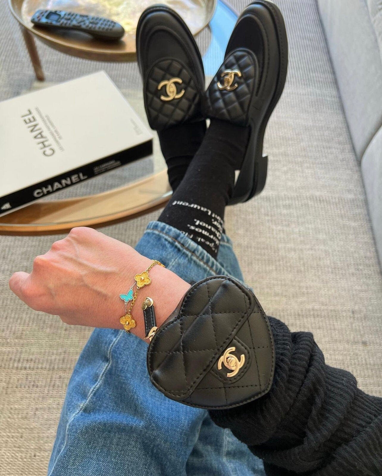 22S CC In Love Black Heart Zipped Arm Coin Purse