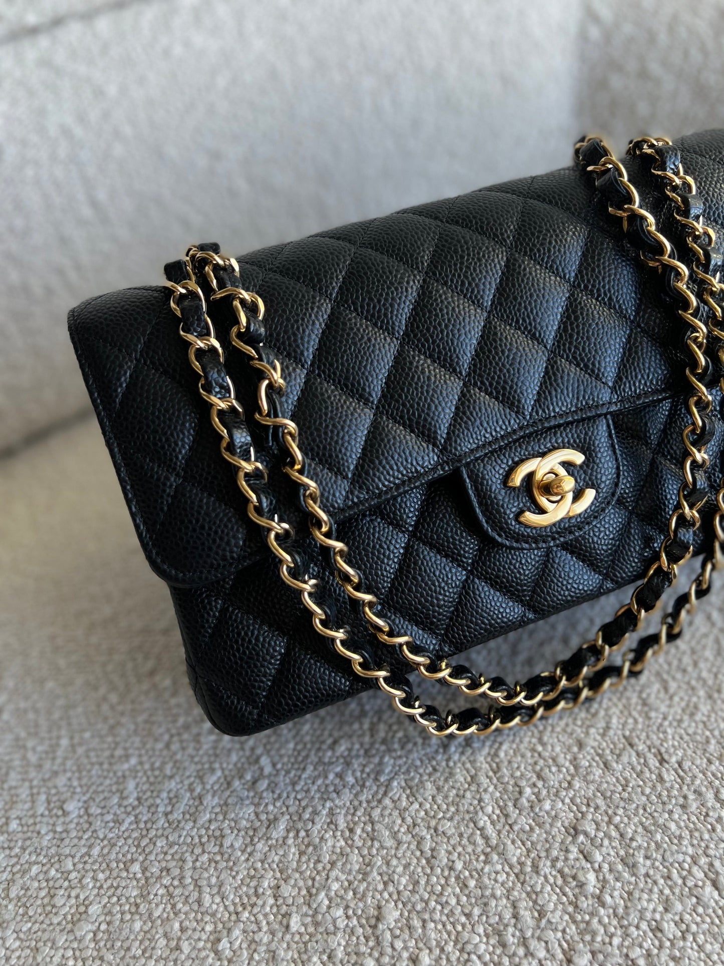Black Caviar Quilted Classic Flap Medium GHW