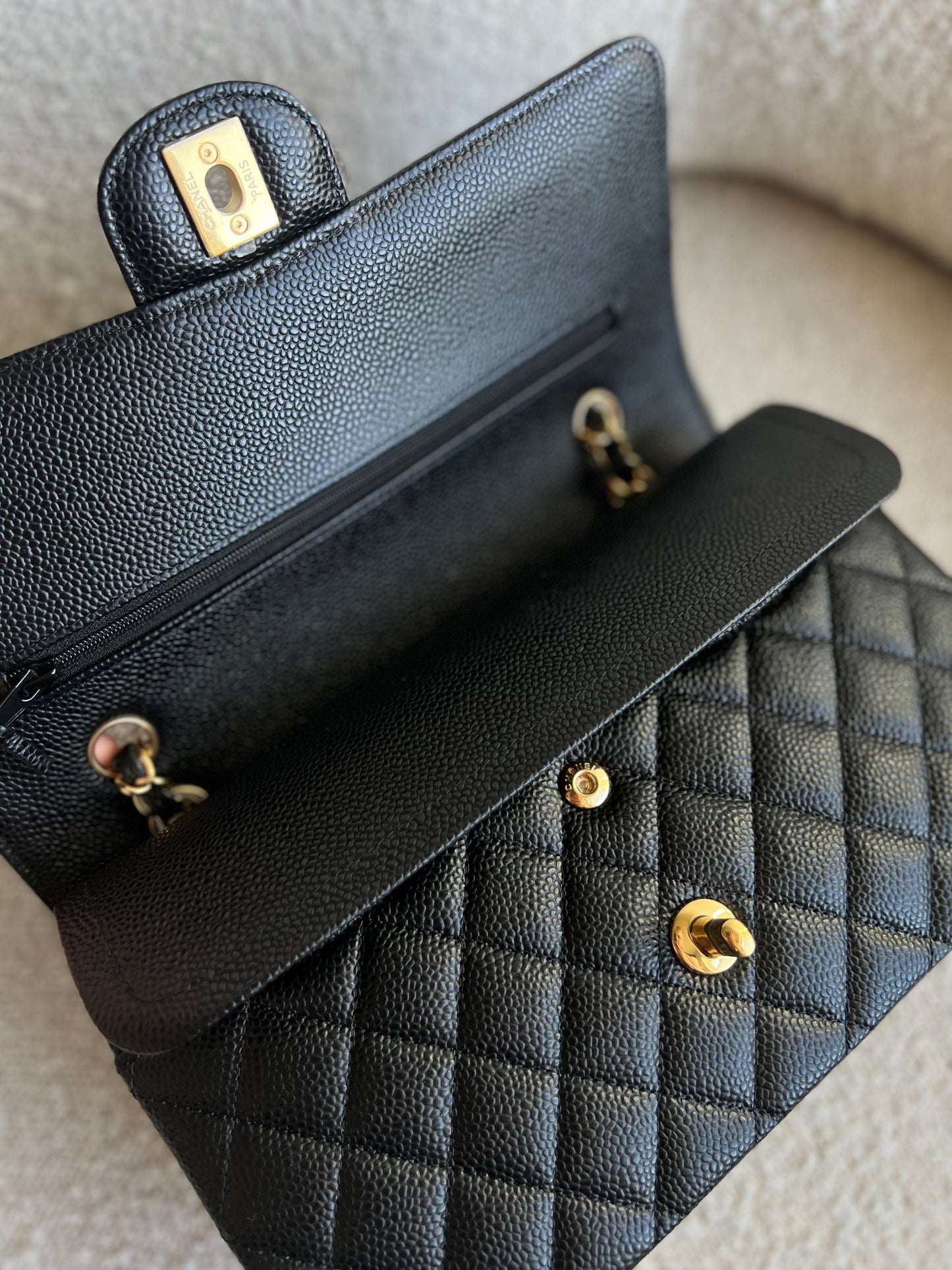 Black Caviar Quilted Classic Flap Medium GHW