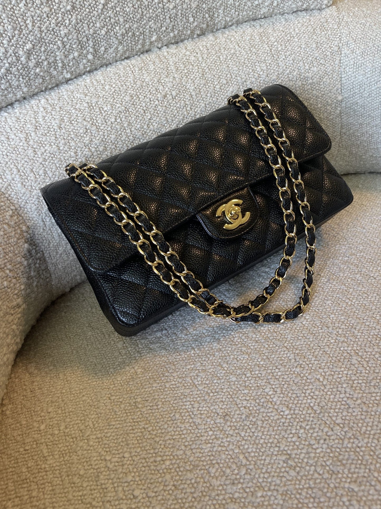 Black Caviar Quilted Classic Flap Medium LGHW