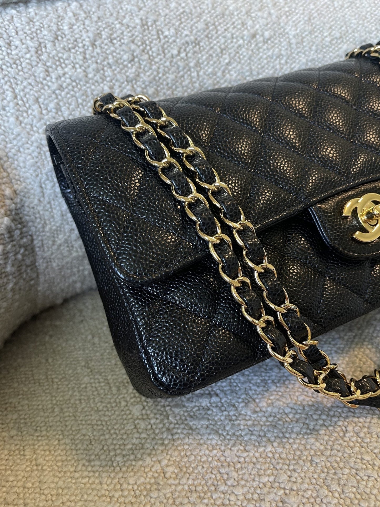 Black Caviar Quilted Classic Flap Medium LGHW