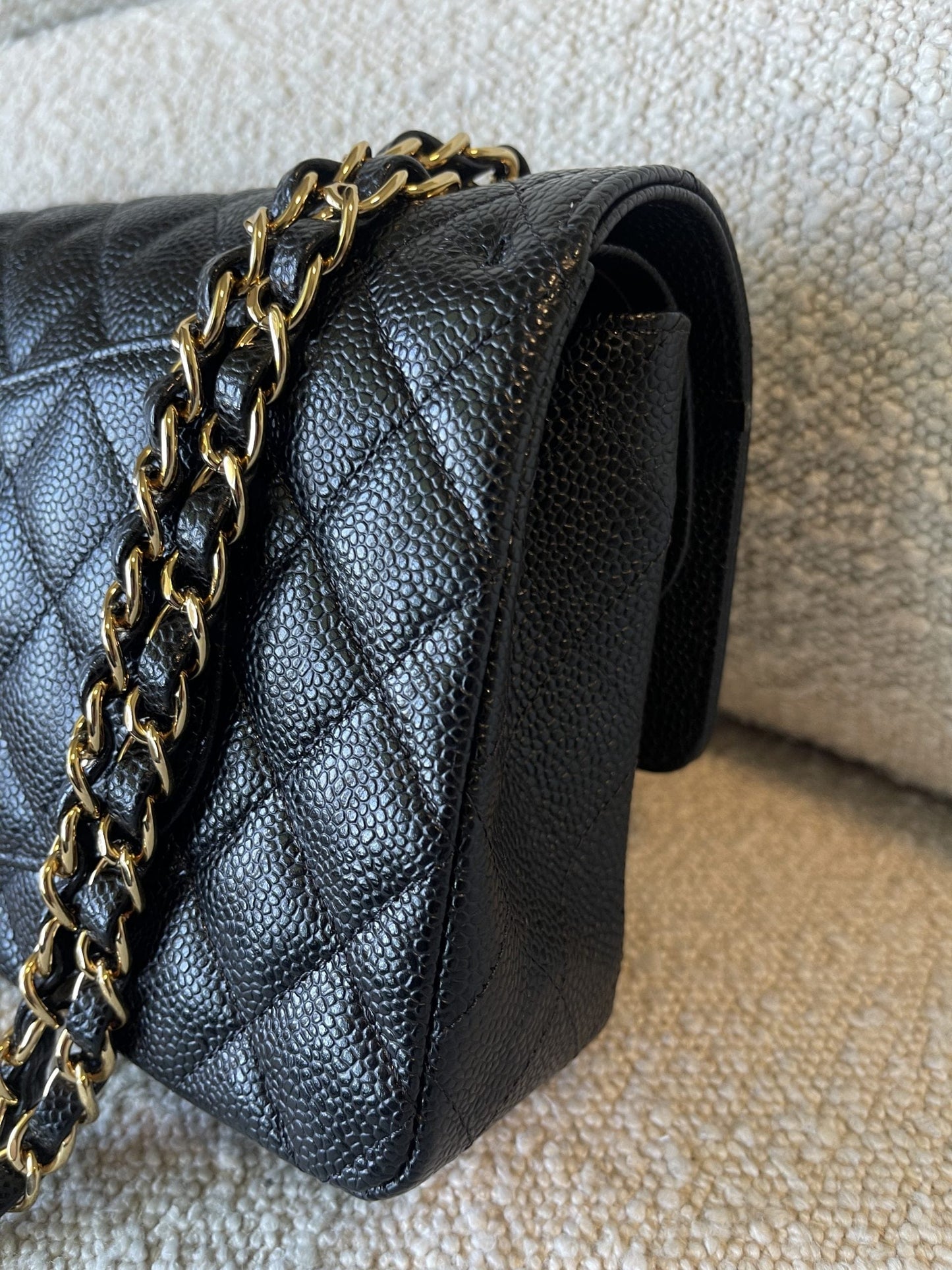 Black Caviar Quilted Classic Flap Medium LGHW