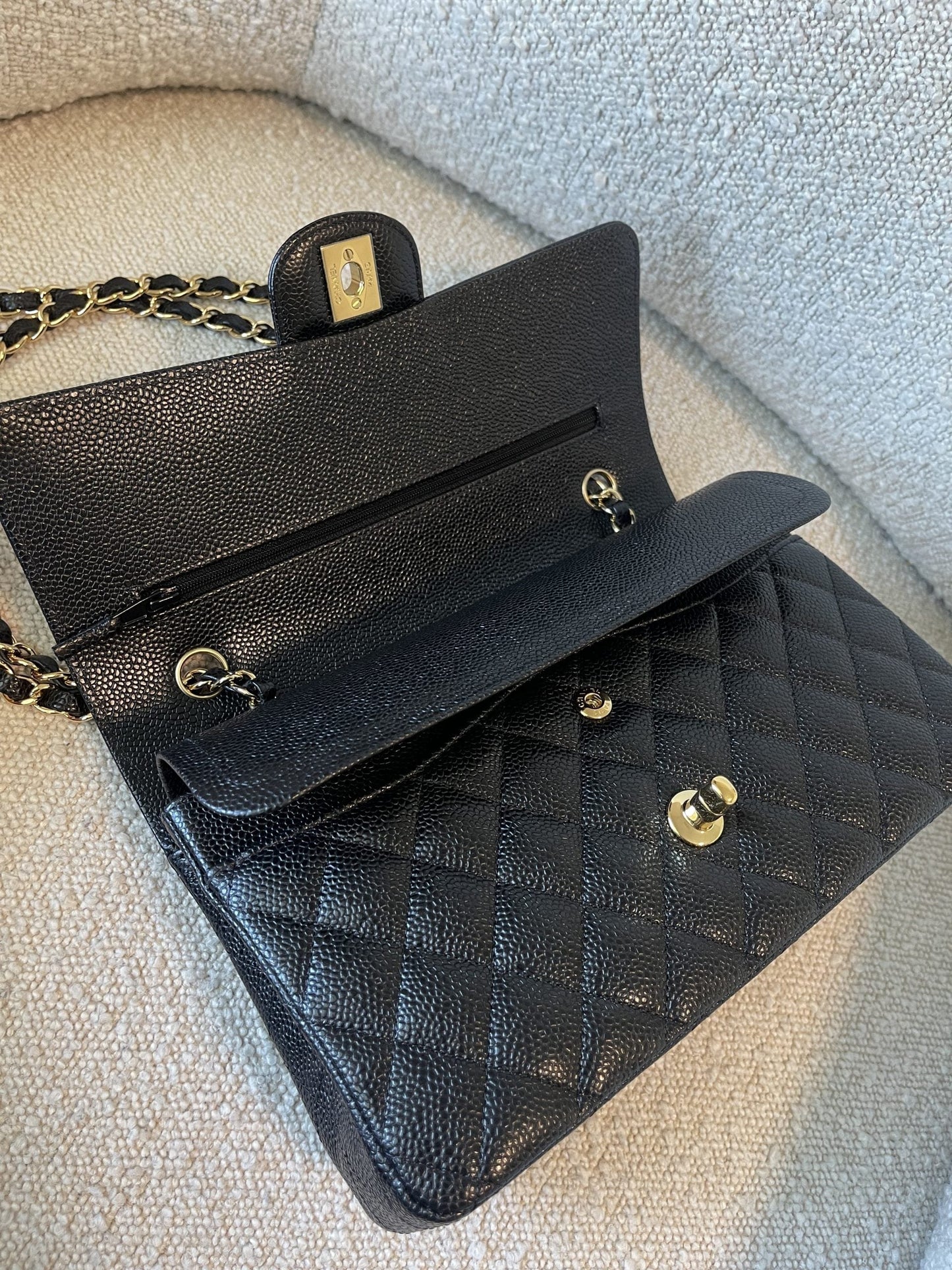 Black Caviar Quilted Classic Flap Medium LGHW