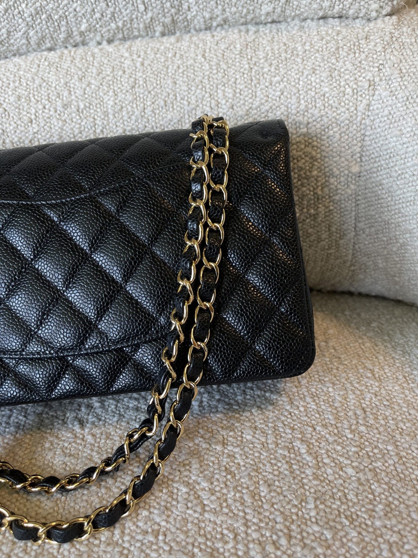 Black Caviar Quilted Classic Flap Medium LGHW