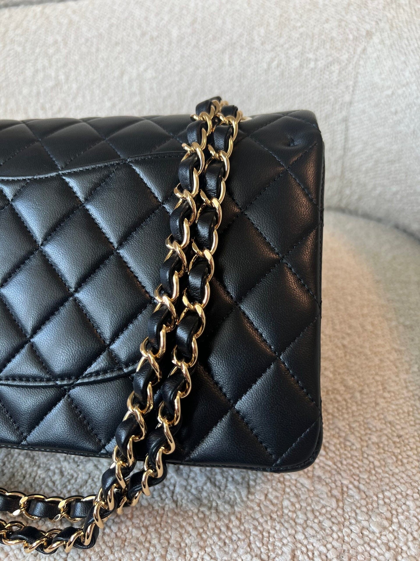 Black Lambskin Quilted Classic Flap Medium GHW