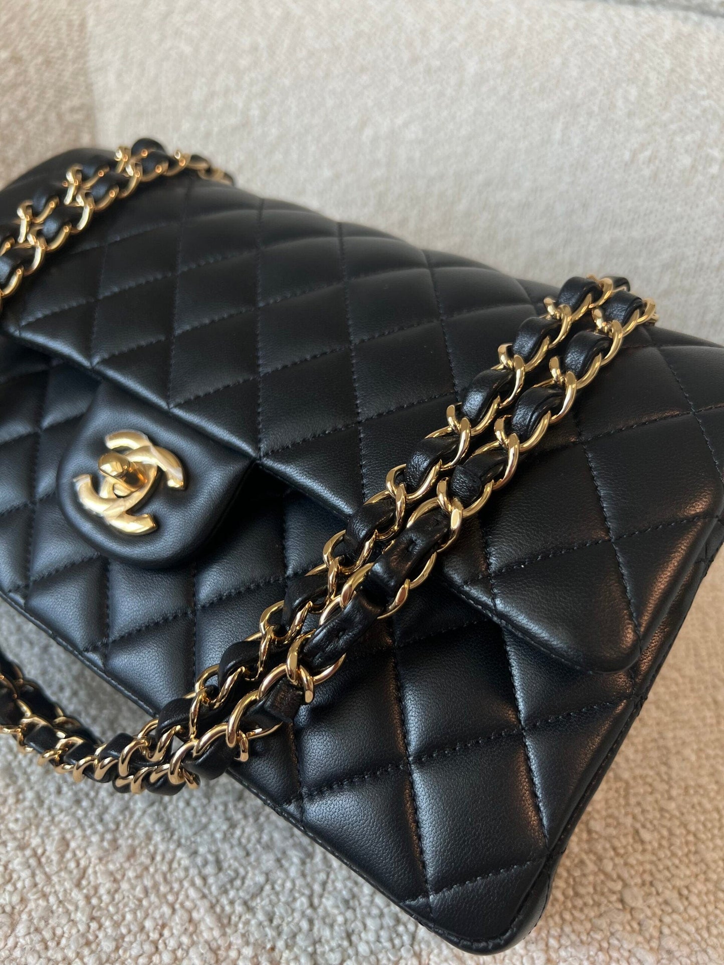 Black Lambskin Quilted Classic Flap Medium GHW