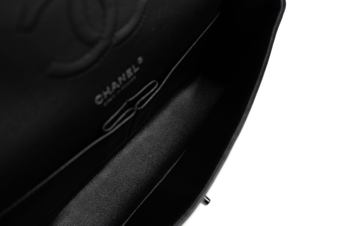 So Black Lambskin Chevron Medium Classic Flap