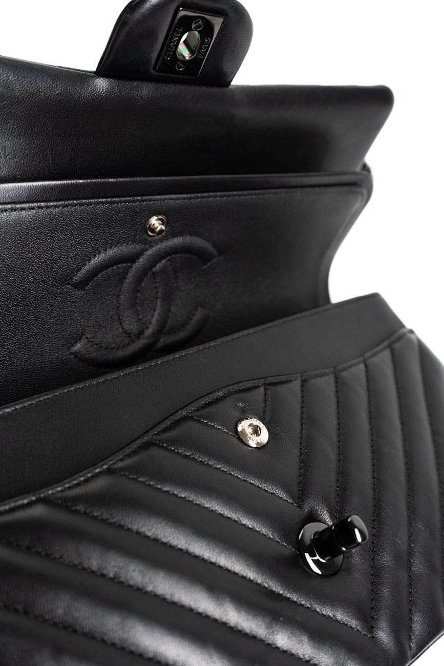 So Black Lambskin Chevron Medium Classic Flap