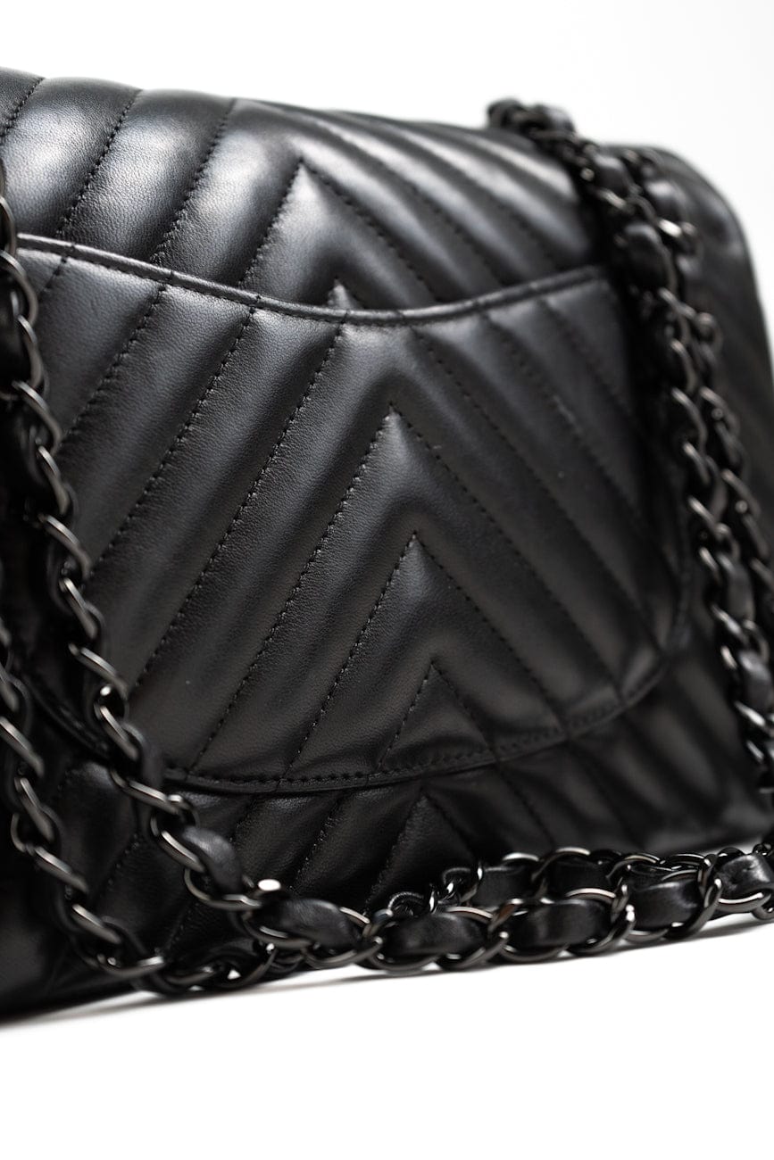 So Black Lambskin Chevron Medium Classic Flap