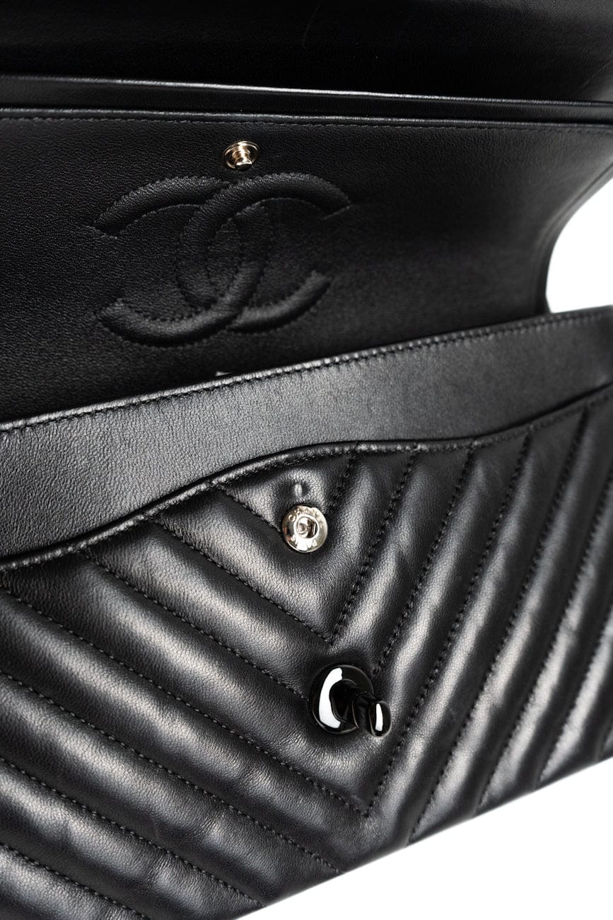 So Black Lambskin Chevron Medium Classic Flap