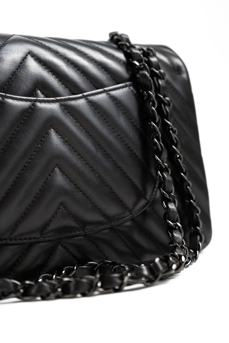 So Black Lambskin Chevron Medium Classic Flap
