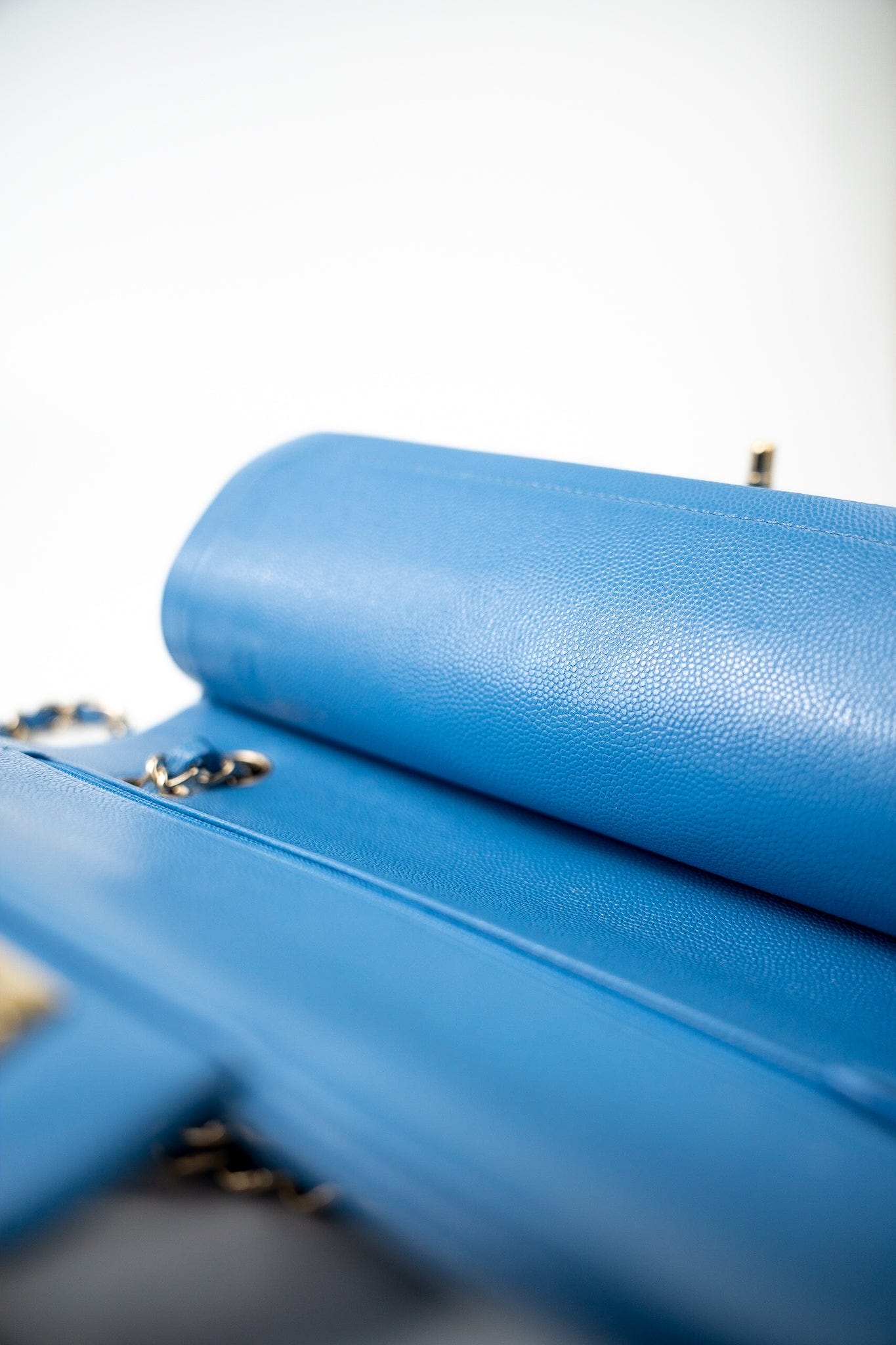 20S Blue Caviar Quilted Classic Flap Medium Light Gold Hardware