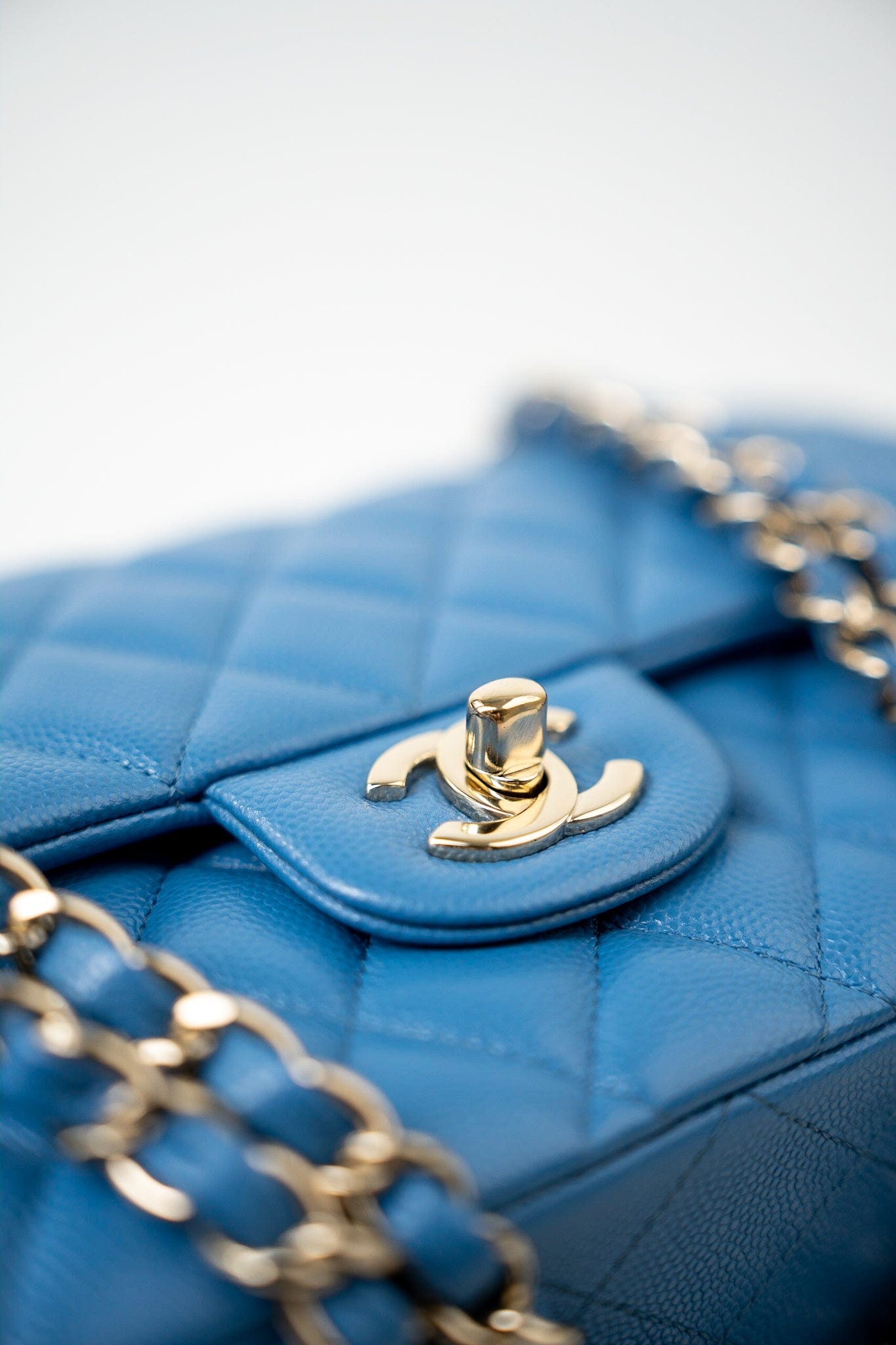 20S Blue Caviar Quilted Classic Flap Medium Light Gold Hardware