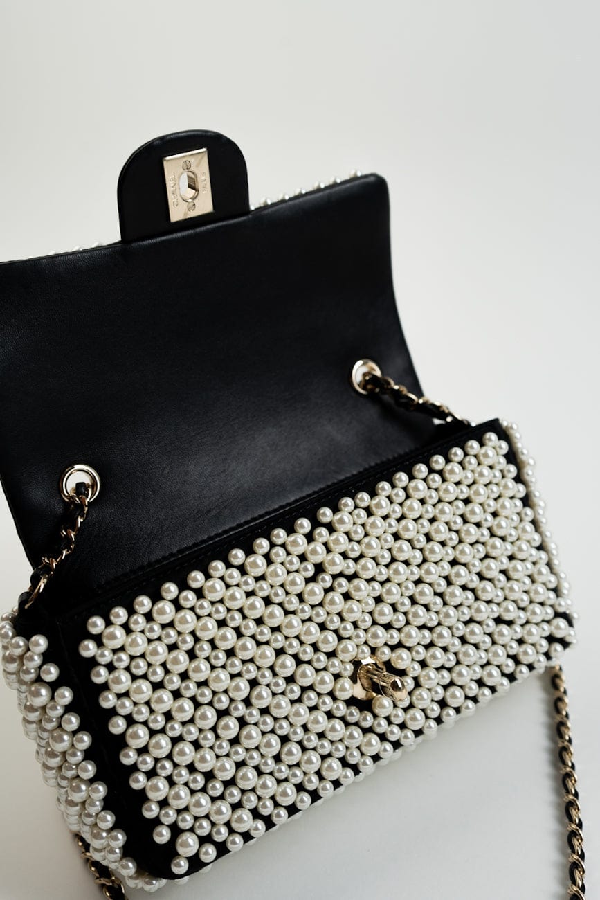 Chanel 19S Mini Pearl On Flap