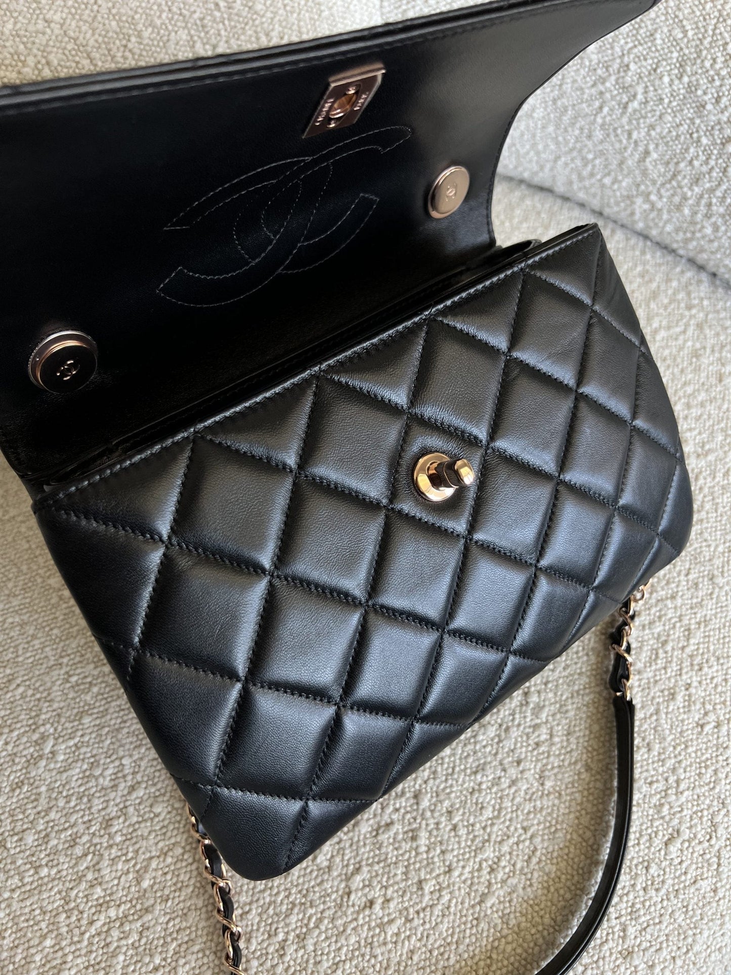 Chanel 21B Black Lambskin Quilted Trendy CC Rose Gold Hardware