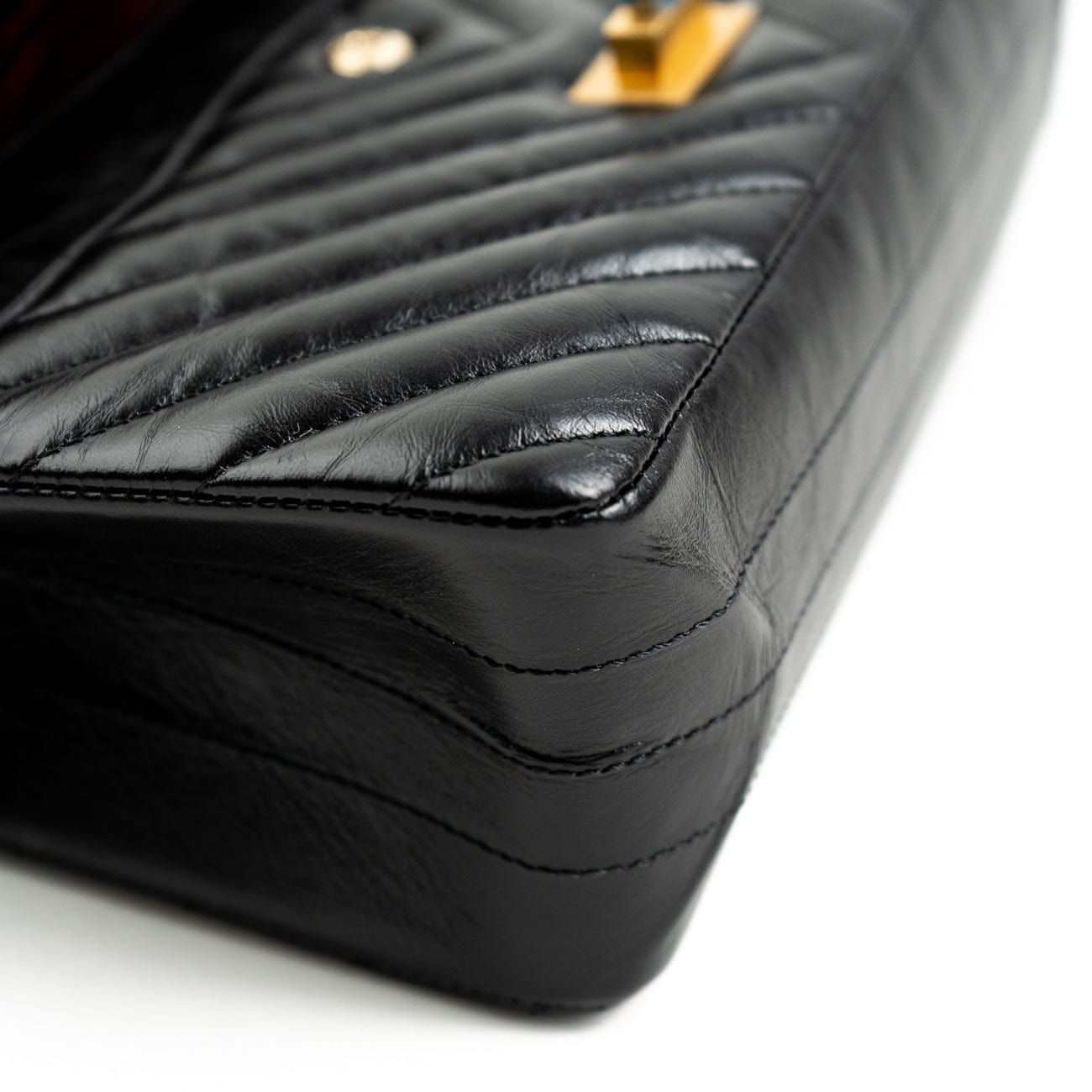 Chanel 21K Reissue 2.55 Black Chevron Aged Calfskin Quilted 225 (Medium) AGHW