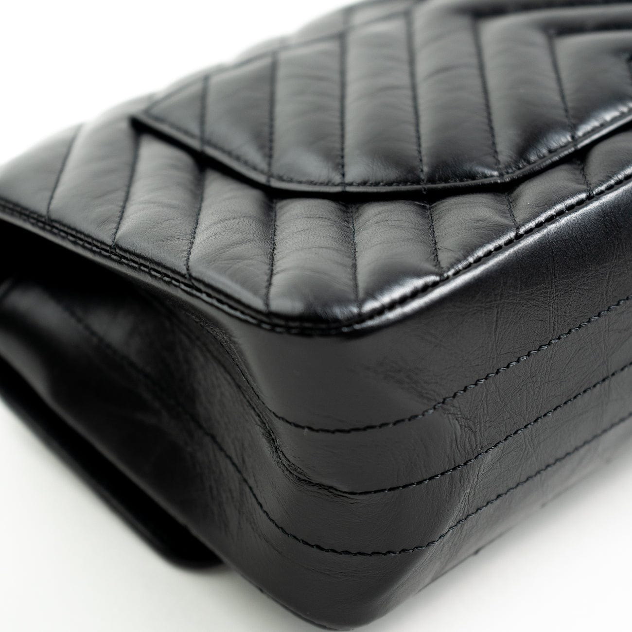 Chanel 21K Reissue 2.55 Black Chevron Aged Calfskin Quilted 225 (Medium) AGHW