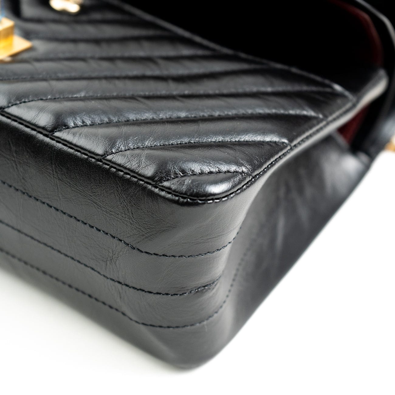 Chanel 21K Reissue 2.55 Black Chevron Aged Calfskin Quilted 225 (Medium) AGHW