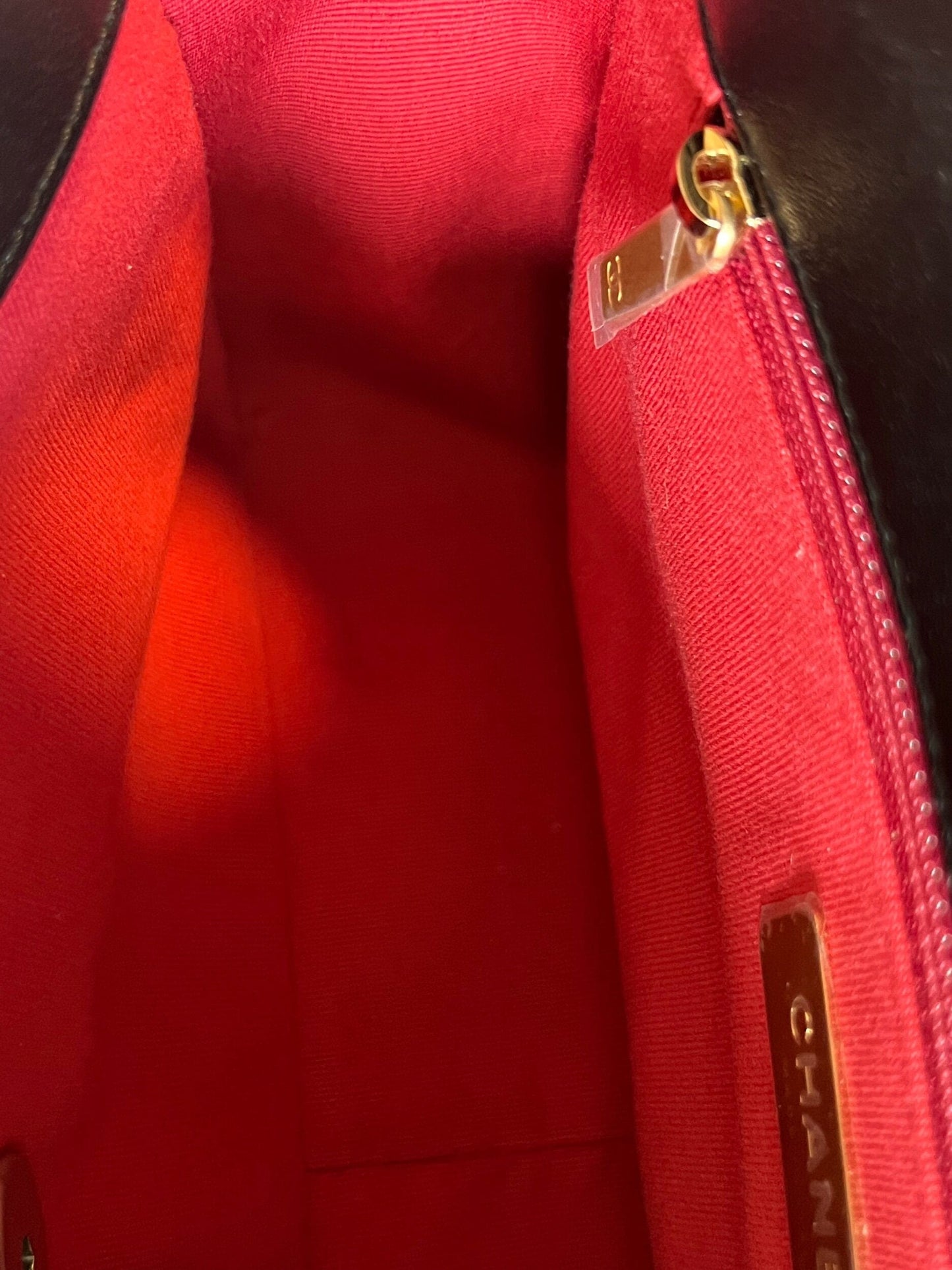 Chanel 22C Black Lambskin Quilted 19 Flap Small MHW