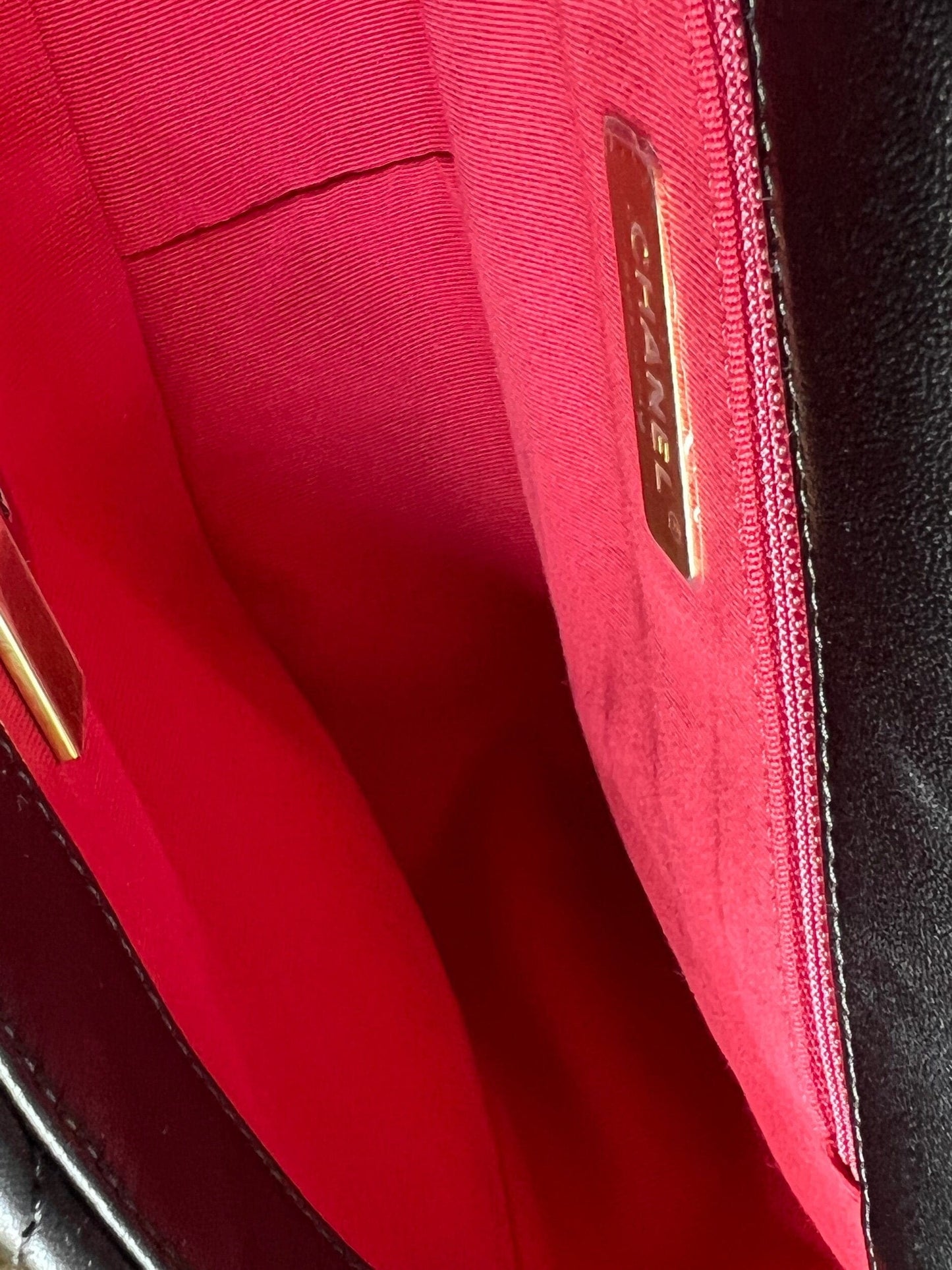 Chanel 22C Black Lambskin Quilted 19 Flap Small MHW