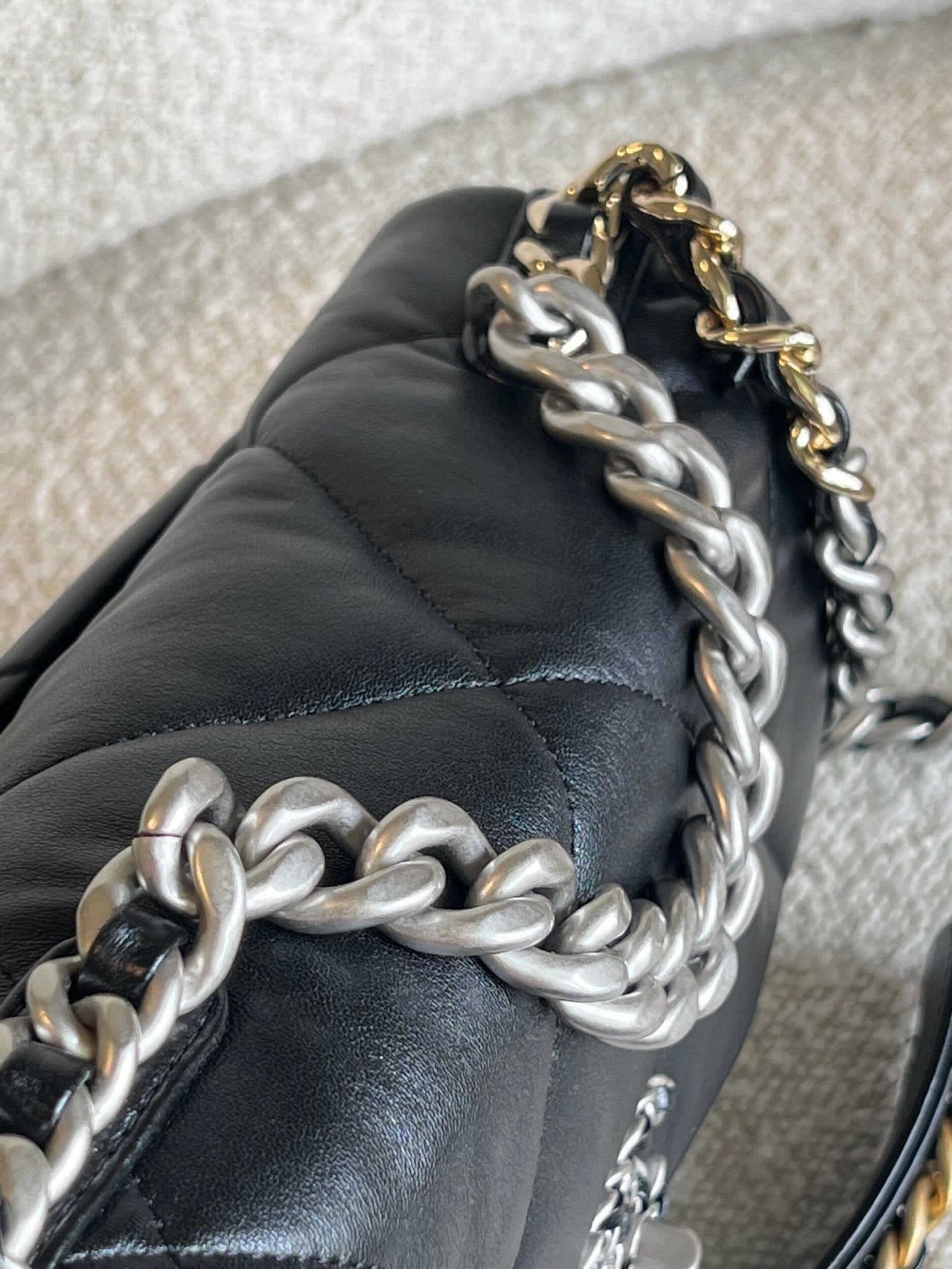 Chanel 22C Black Lambskin Quilted 19 Flap Small MHW