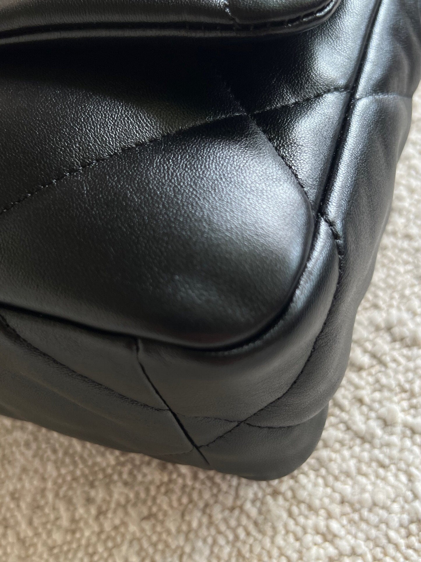 Chanel 22C Black Lambskin Quilted 19 Flap Small MHW