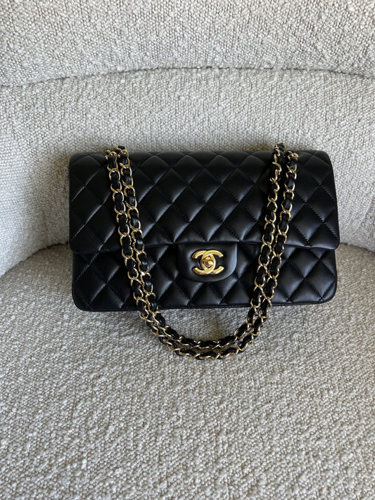 Chanel Black Lambskin Quilted Classic Flap Medium GHW