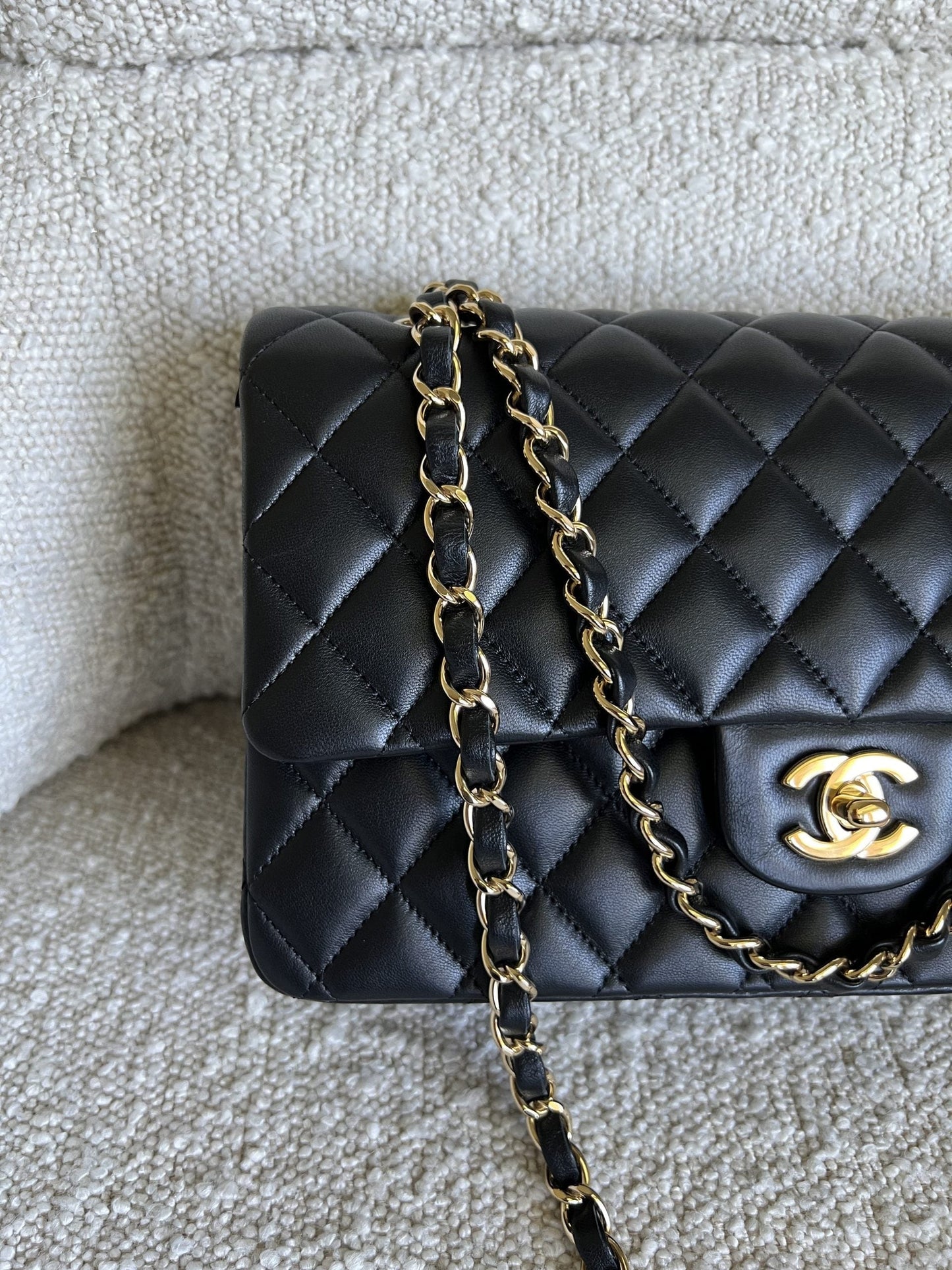 Chanel Black Lambskin Quilted Classic Flap Medium GHW