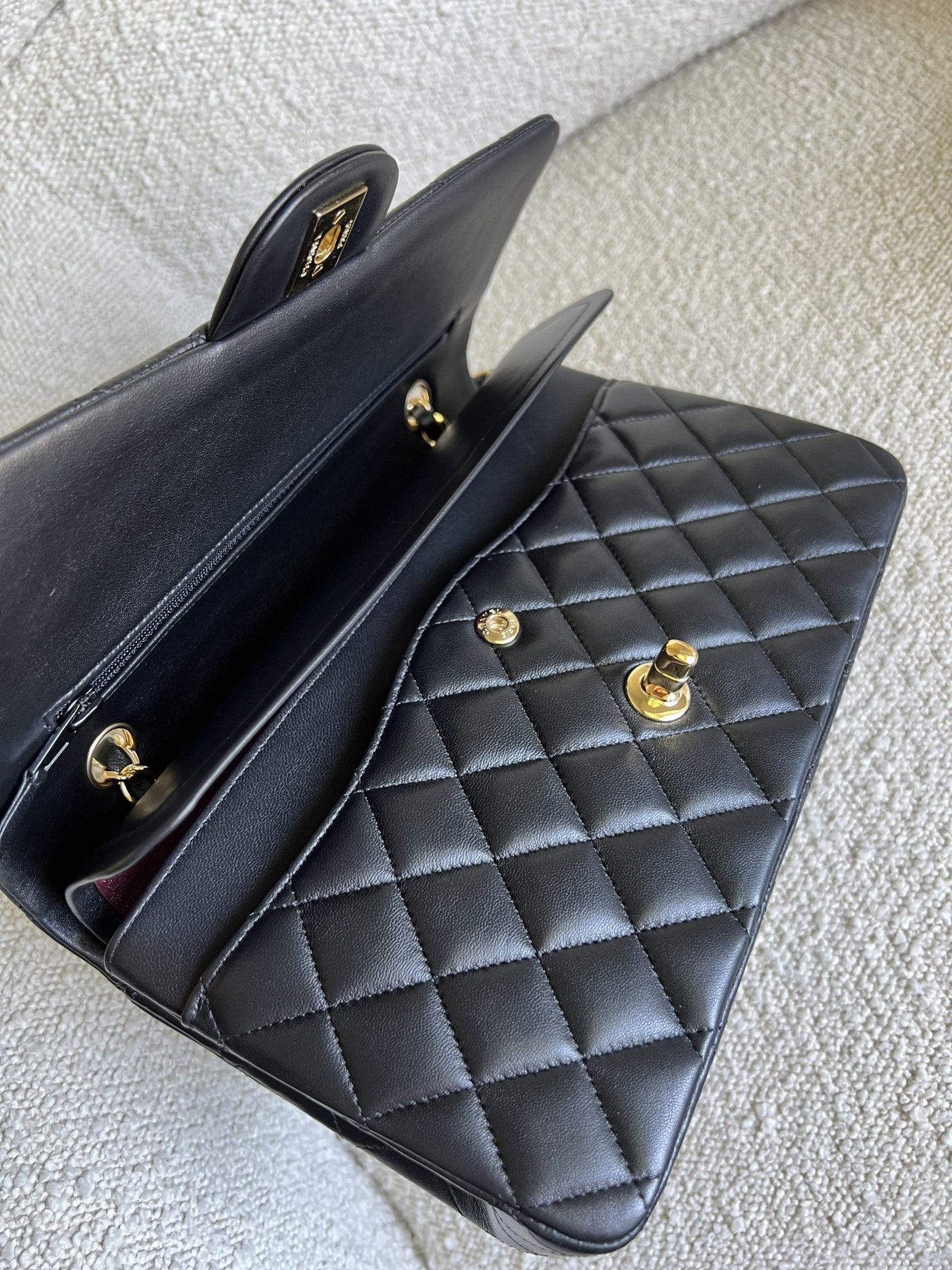 Chanel Black Lambskin Quilted Classic Flap Medium GHW