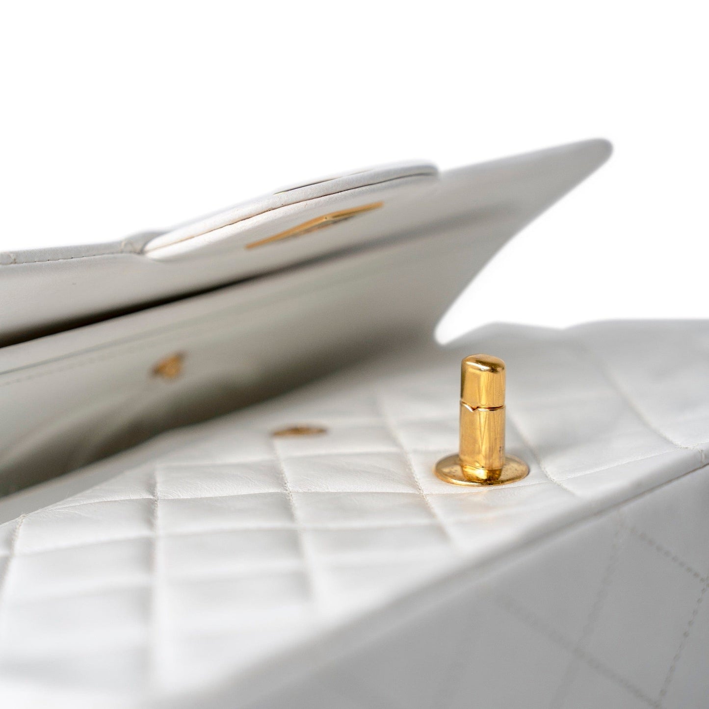 Chanel Vintage White Lambskin Quilted Classic Flap Medium GHW