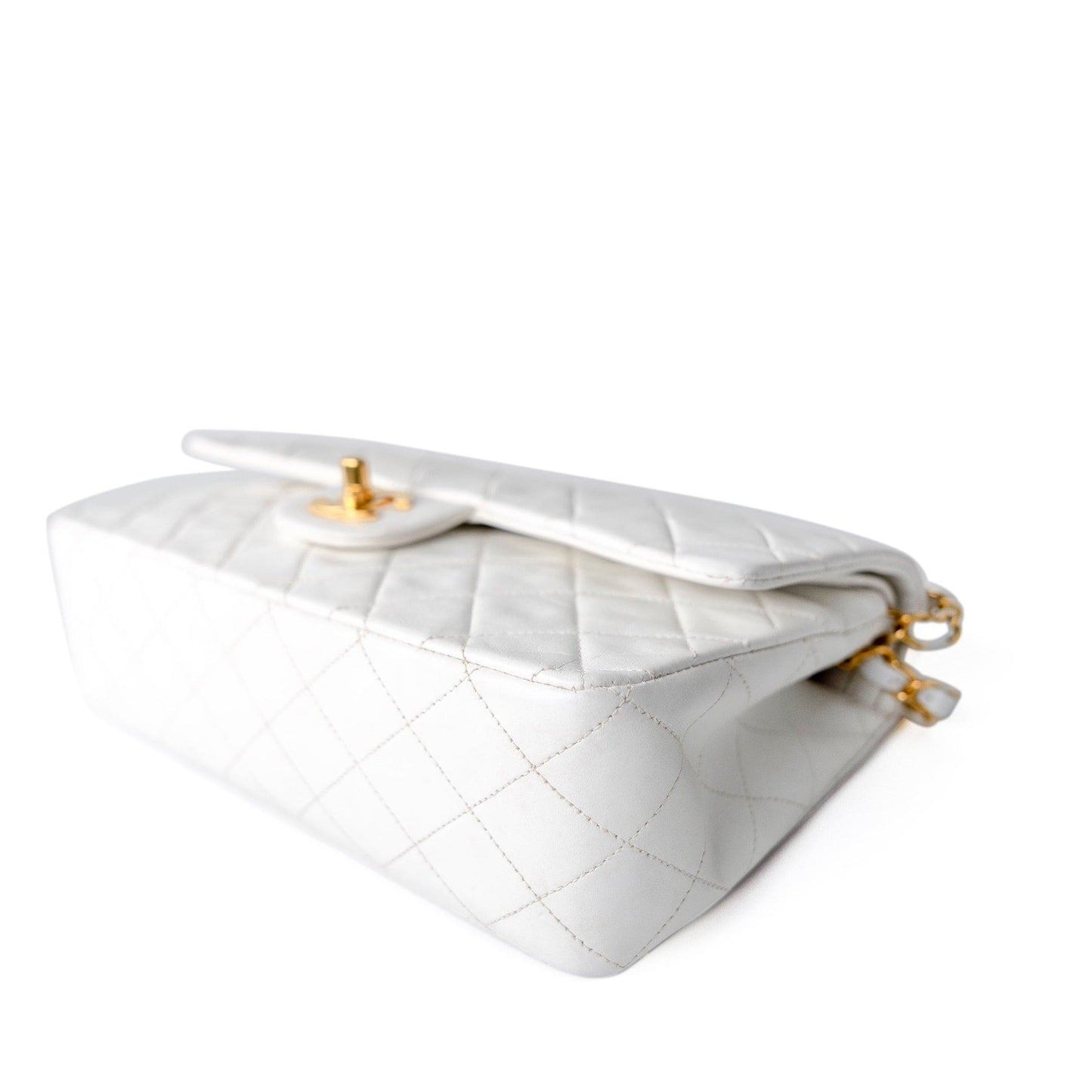 Chanel Vintage White Lambskin Quilted Classic Flap Medium GHW